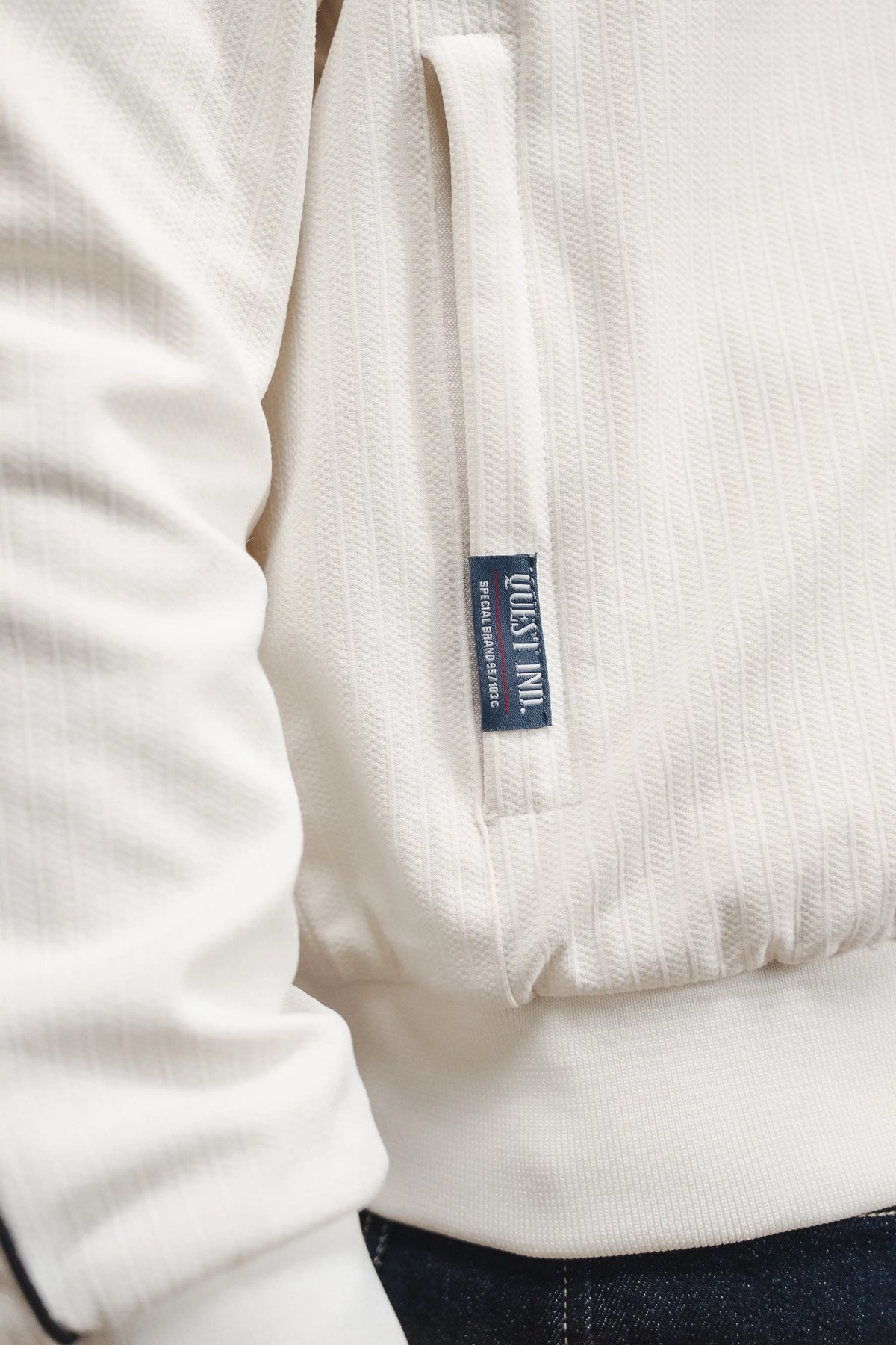 CHAQUETA BOMBER COLOR IVORY