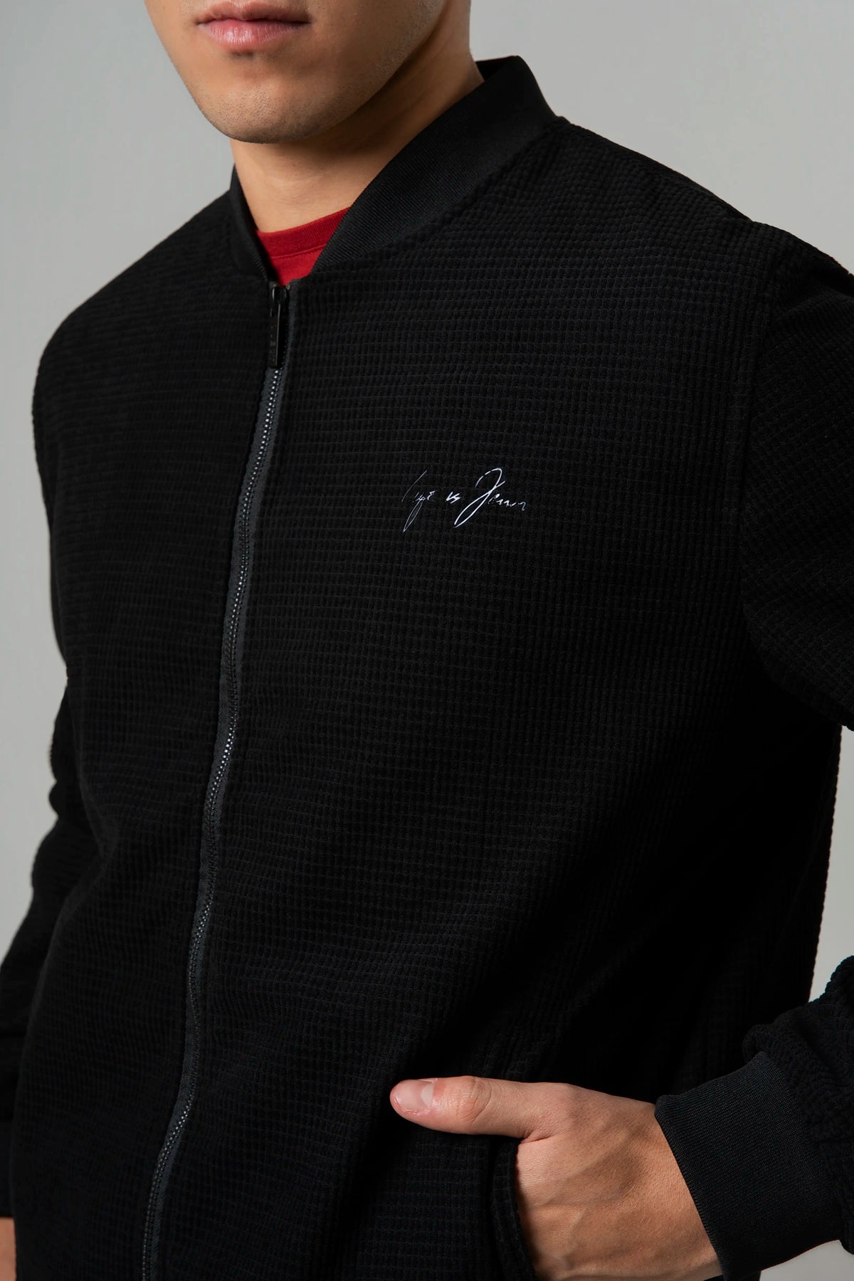 CHAQUETA BOMBER COLOR NEGRO