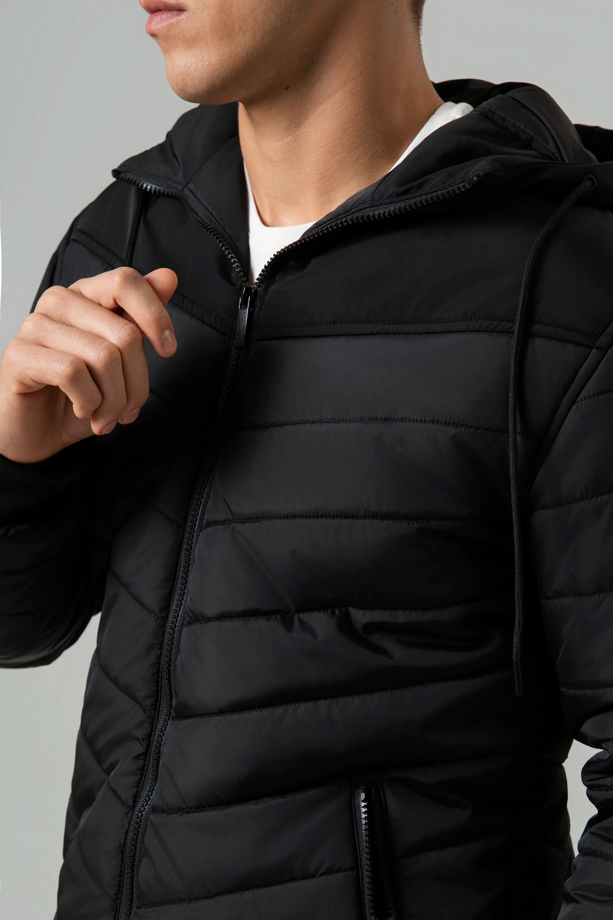 CHAQUETA ACOLCHADA COLOR NEGRO