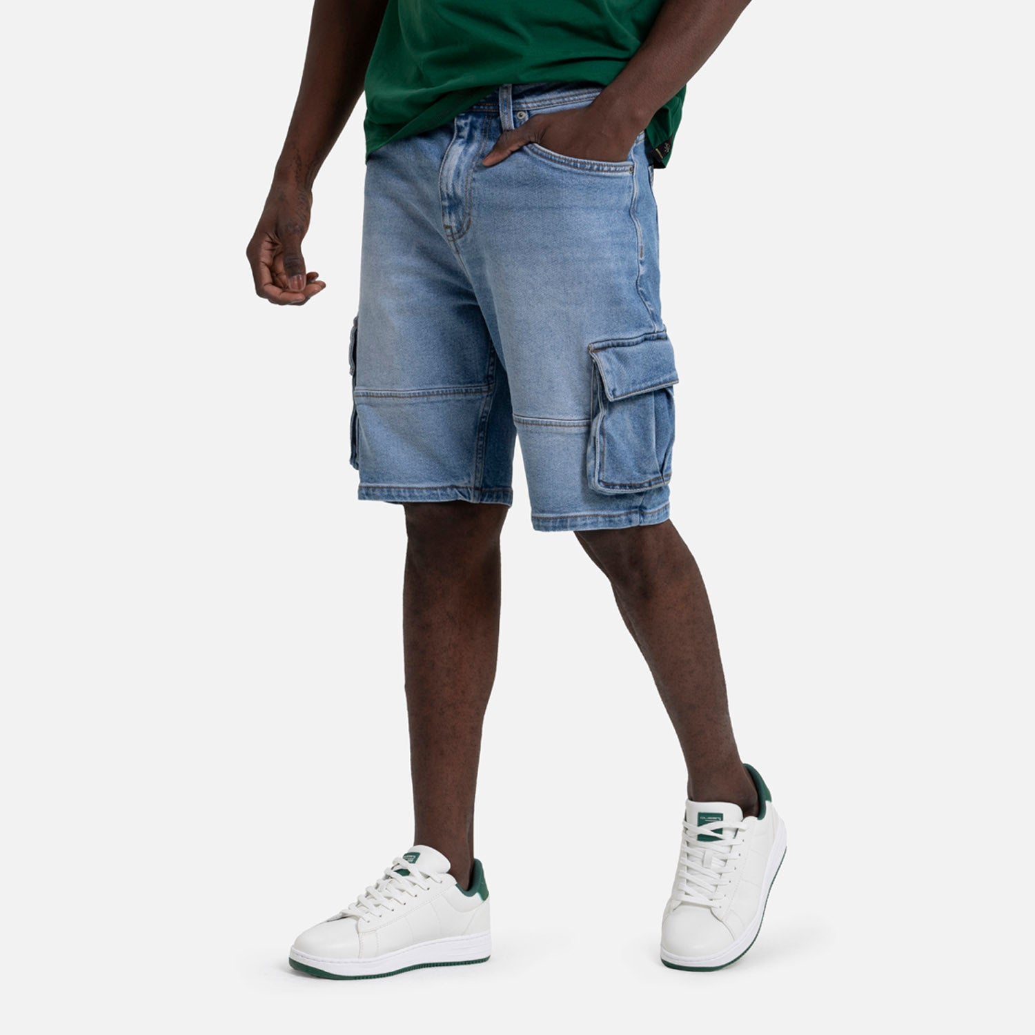 BERMUDA CARGO COLOR AZUL CLARO