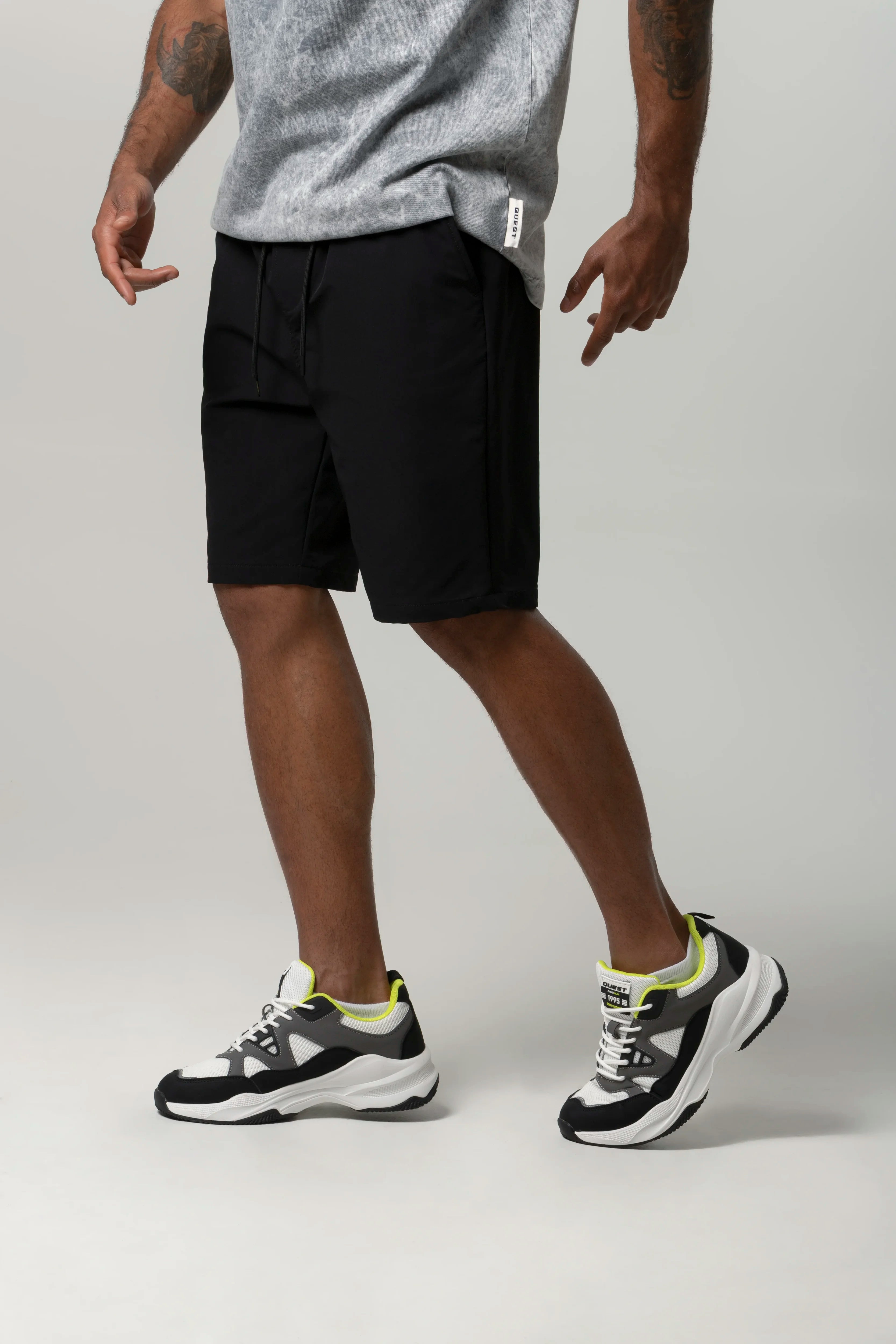 BERMUDA TIPO CHINO COLOR NEGRO