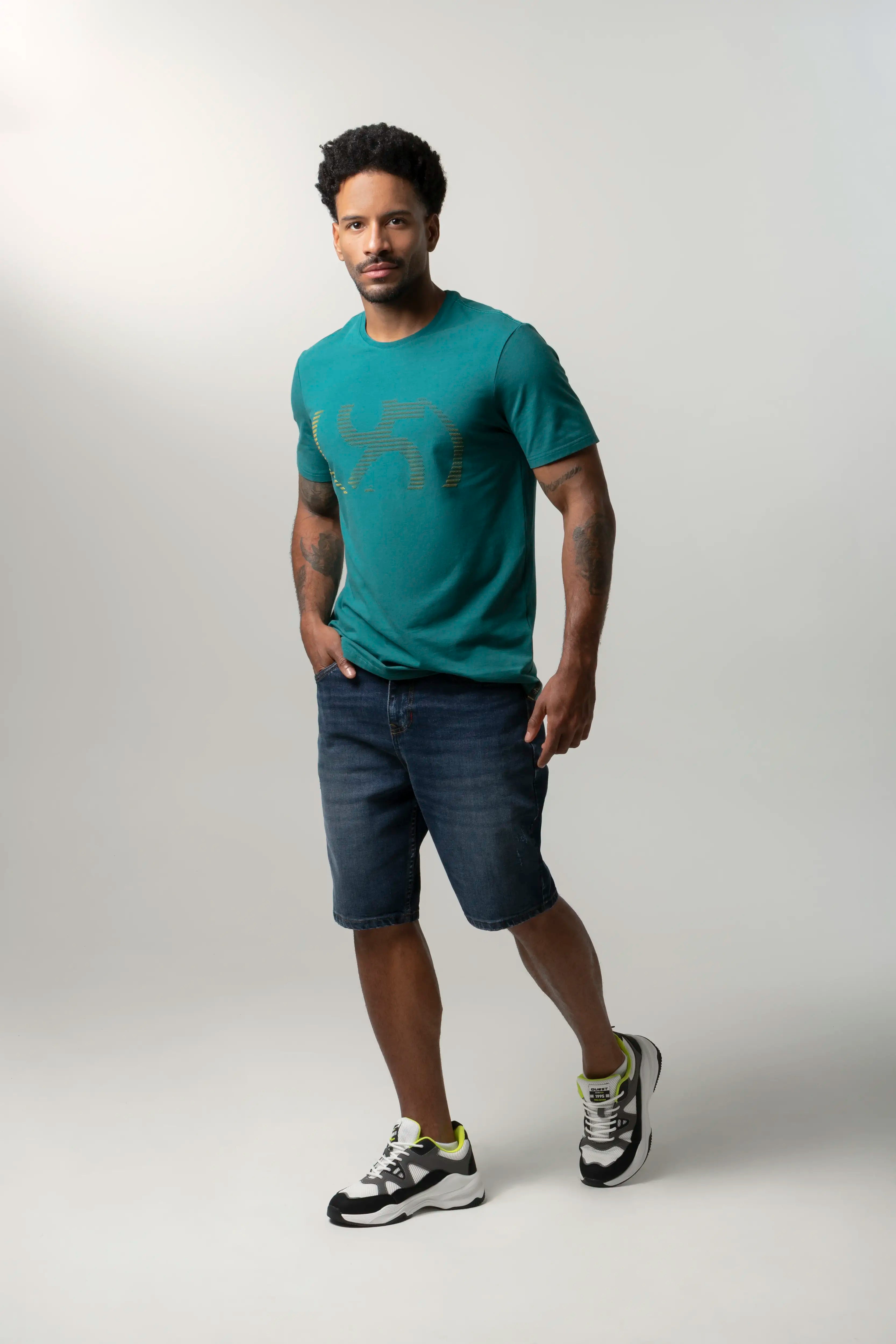 BERMUDA 5 BOLSILLOS COLOR AZUL OSCURO