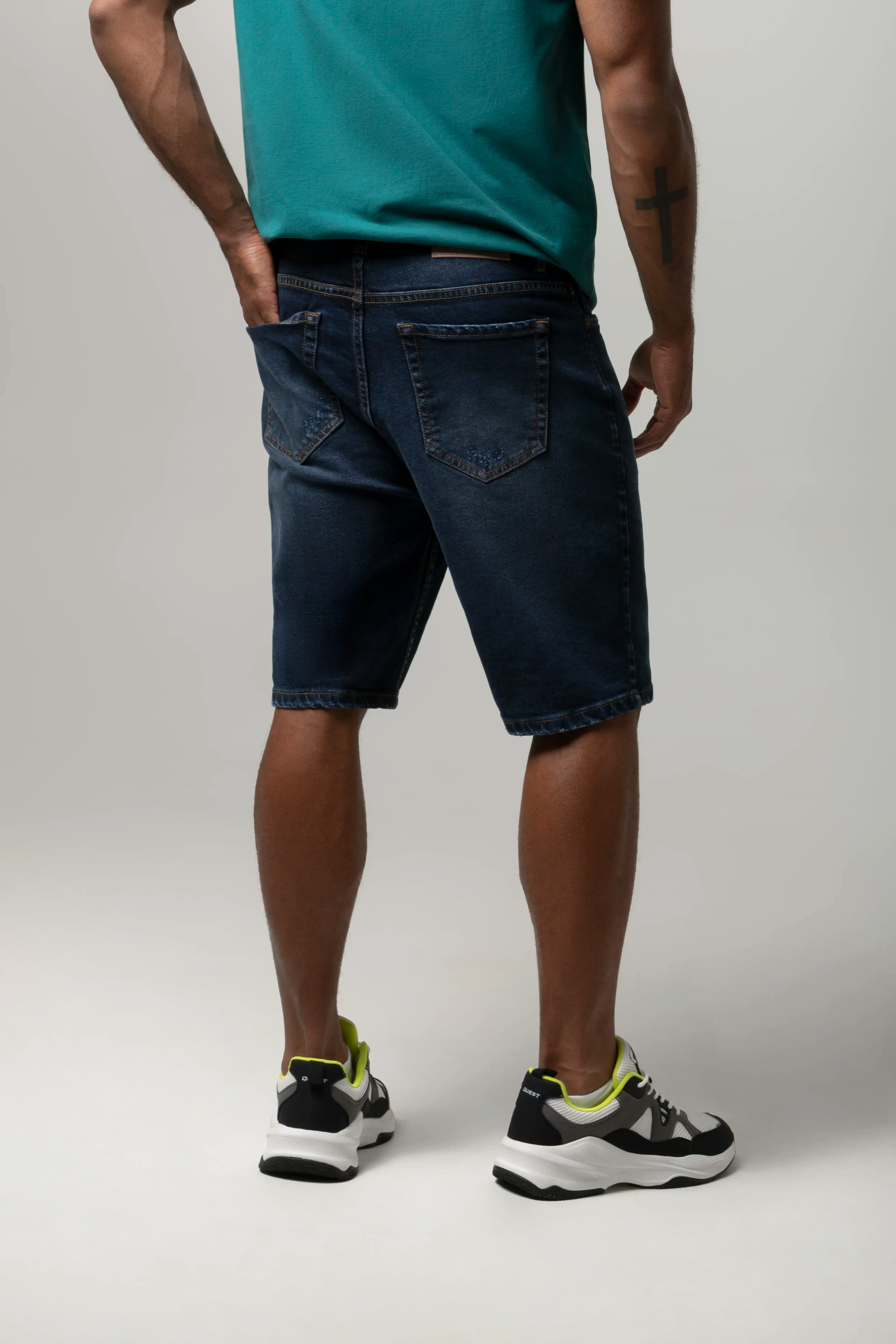 BERMUDA 5 BOLSILLOS COLOR AZUL OSCURO