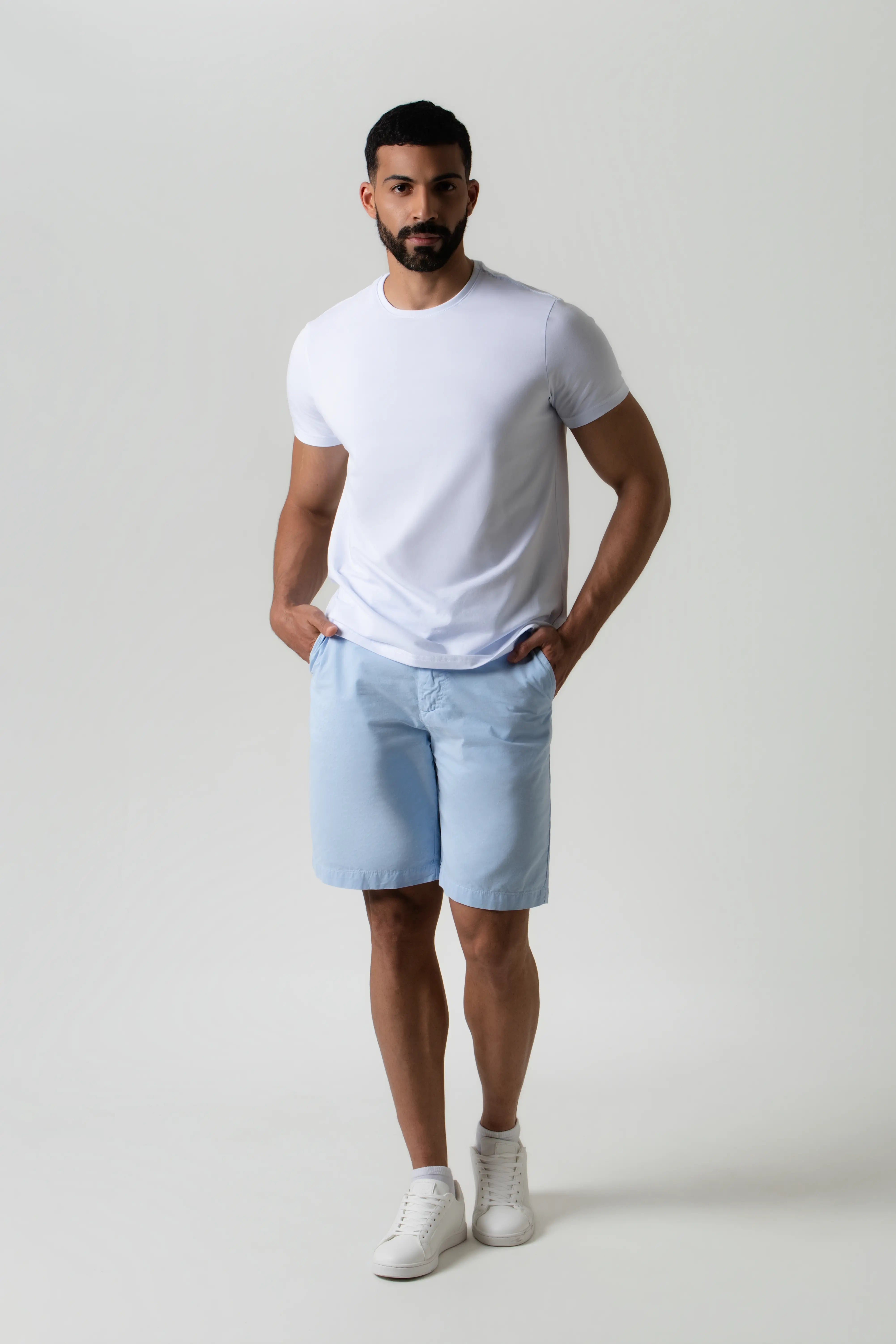 BERMUDA TIPO CHINO COLOR AZUL MEDIO