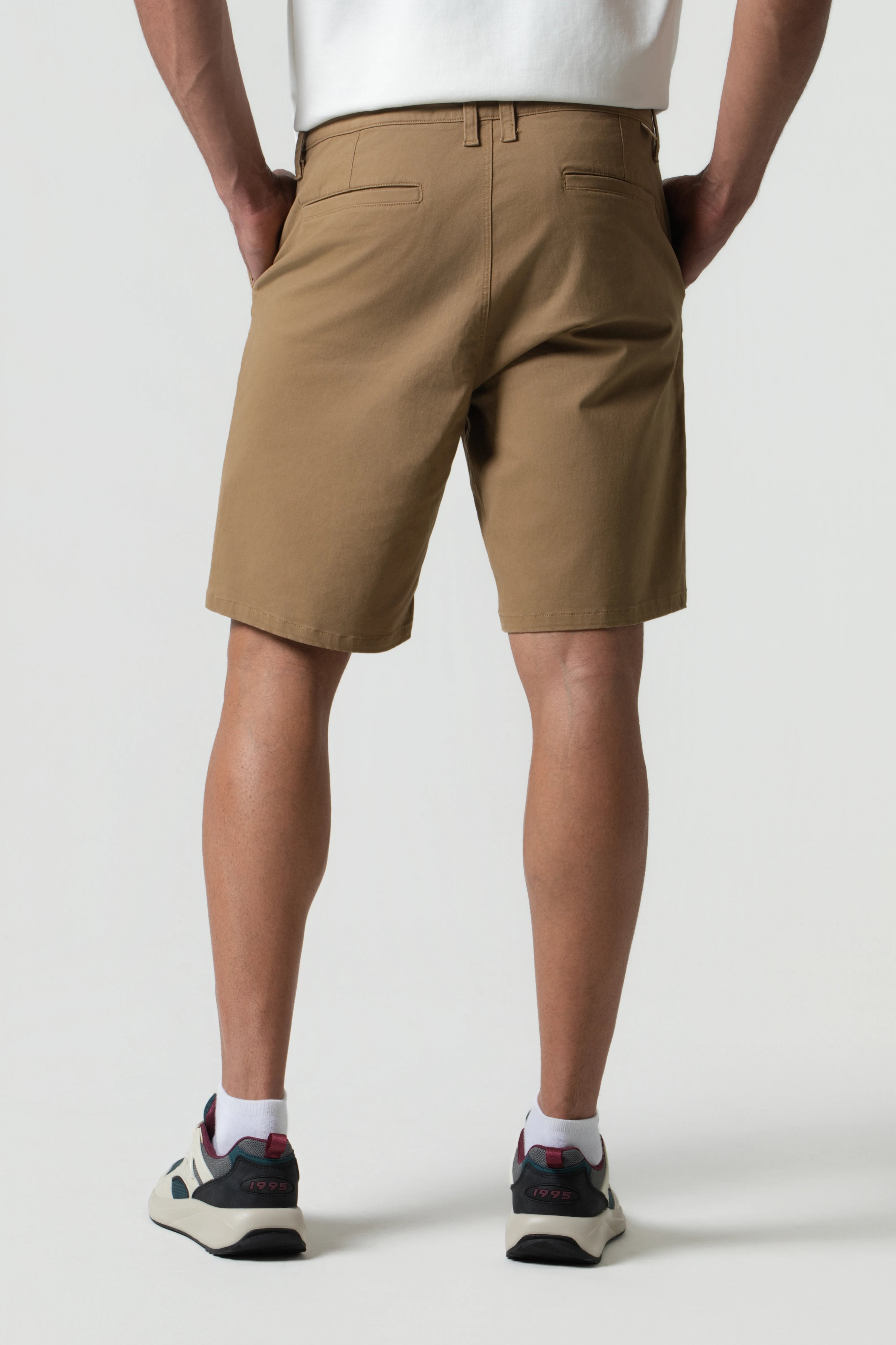 BERMUDA TIPO CHINO COLOR KAKI