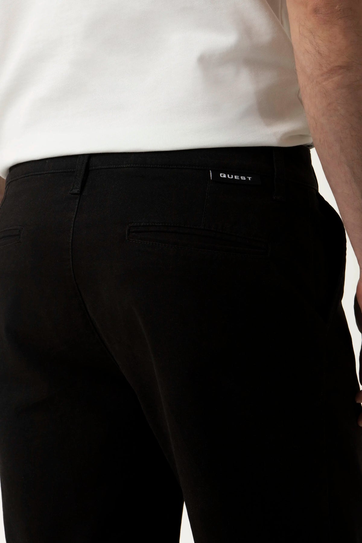 BERMUDA TIPO CHINO COLOR NEGRO