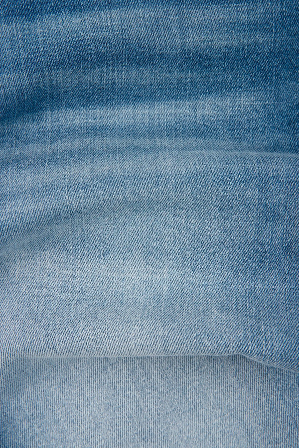 BERMUDA 5 BOLSILLOS COLOR AZUL MEDIO