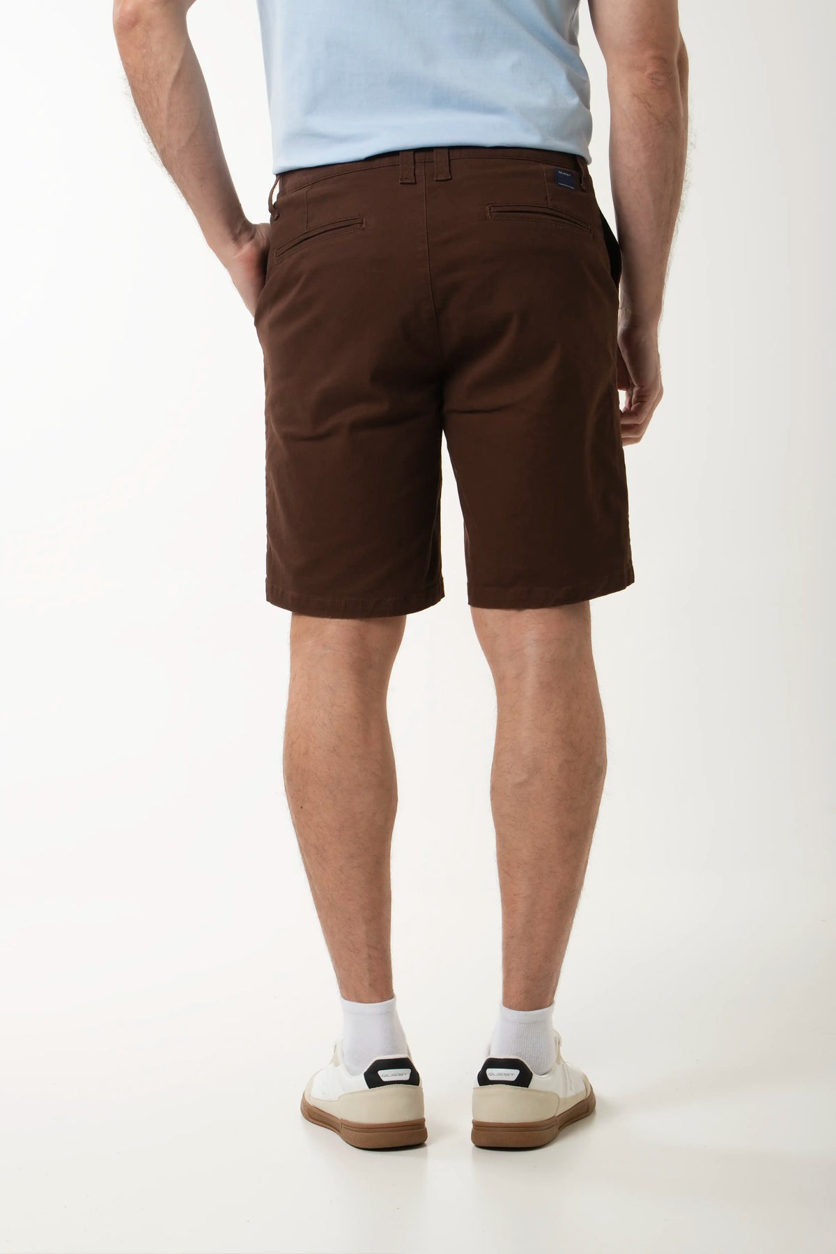 BERMUDA TIPO CHINO COLOR CHICORY COFFE