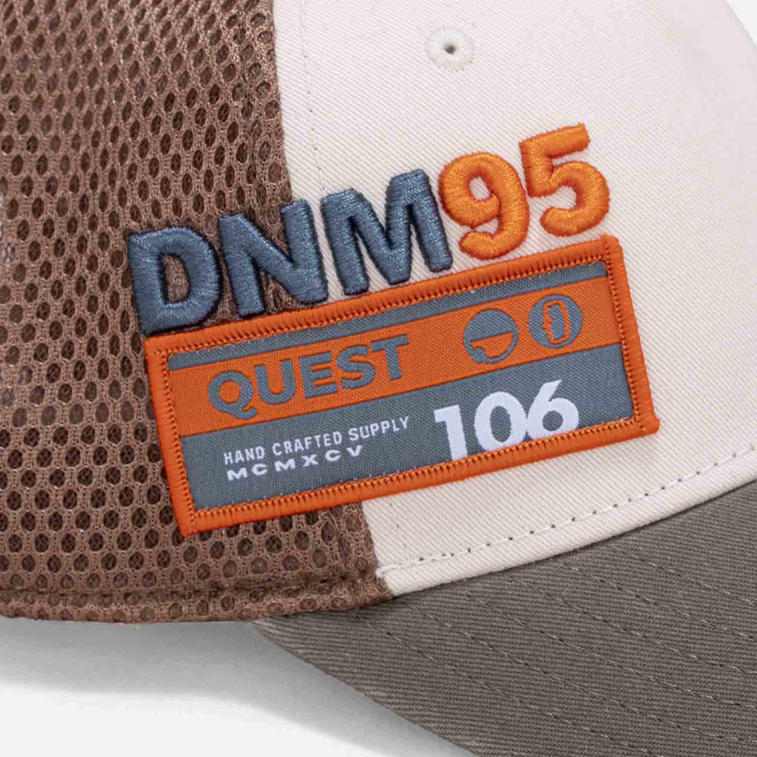 GORRA CAMIONERA COLOR CAFE