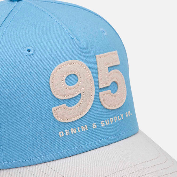 GORRA BEISBOLERA COLOR AZUL CHAMBRAY
