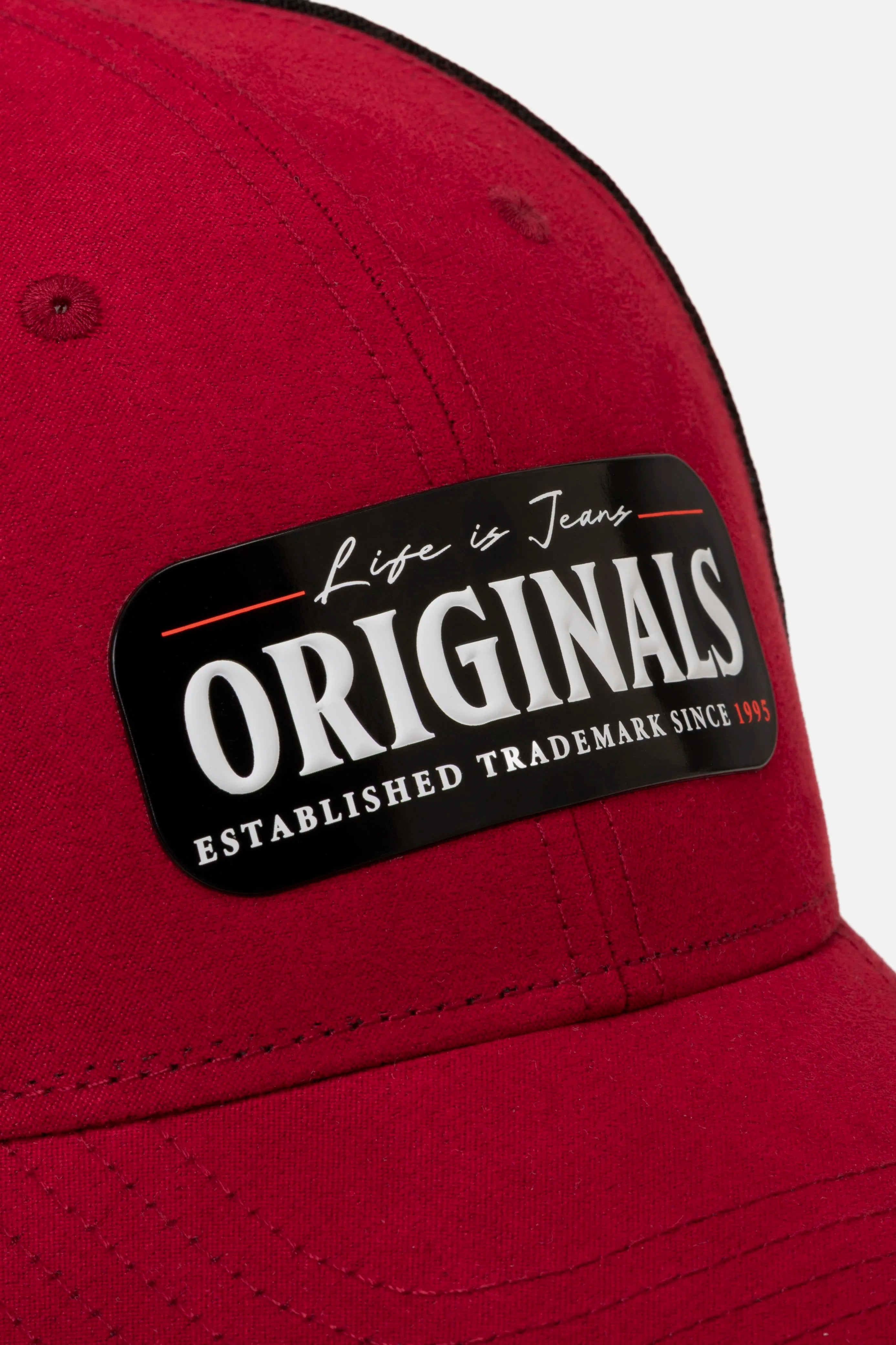 GORRA BEISBOLERA COLOR ROJO OSCURO