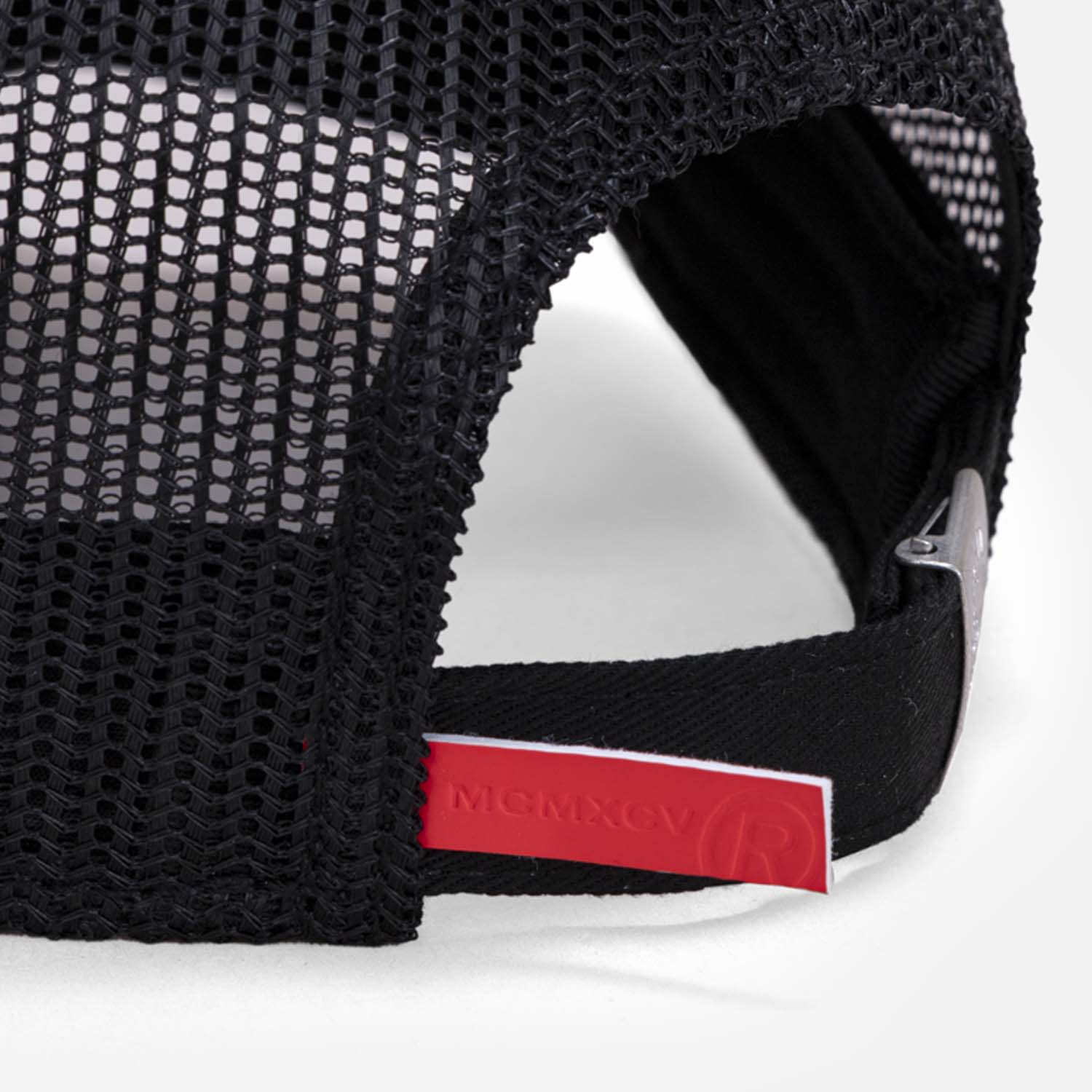 GORRA CAMIONERA COLOR NEGRO