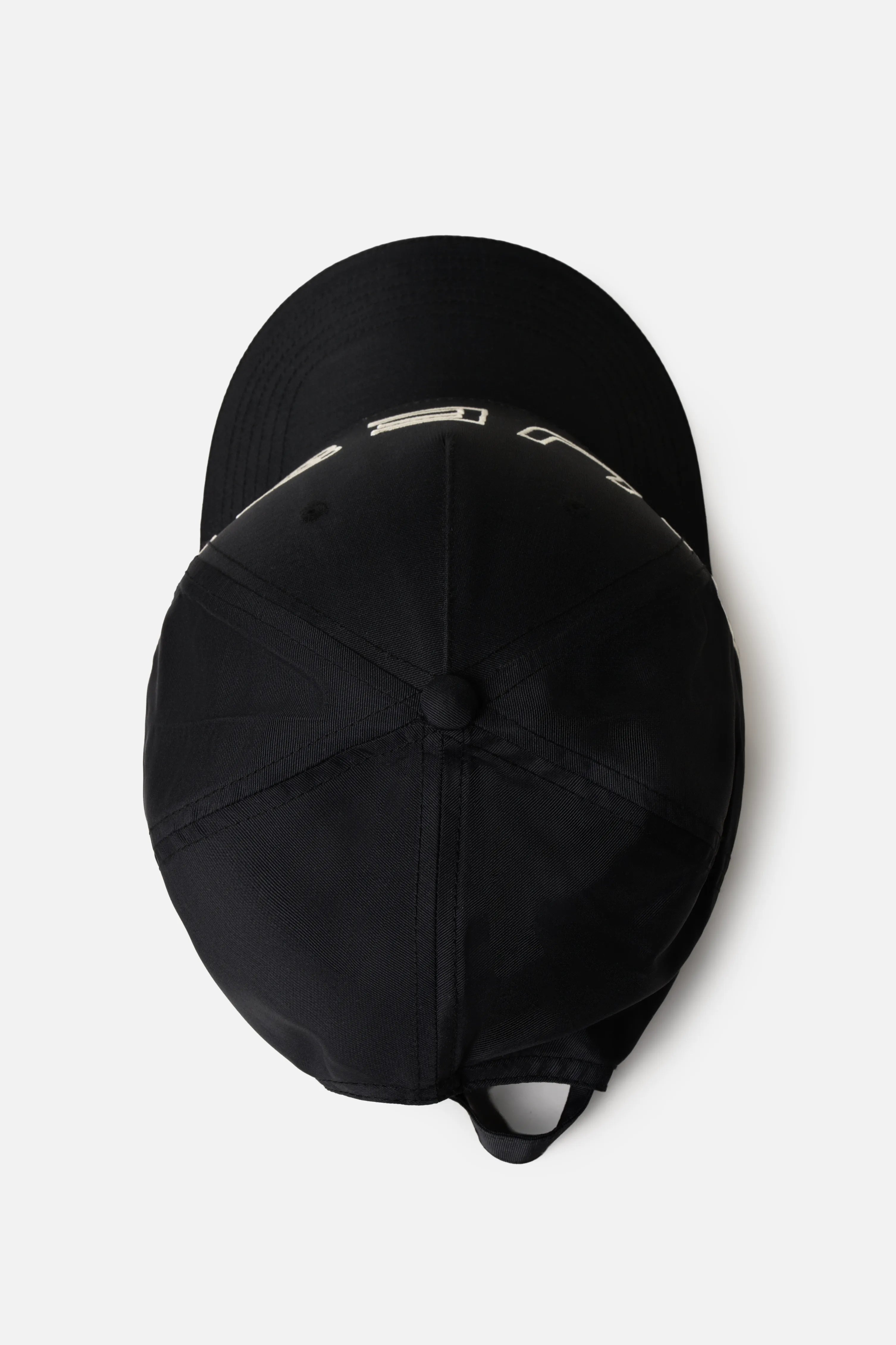 GORRA CAMIONERA COLOR NEGRO