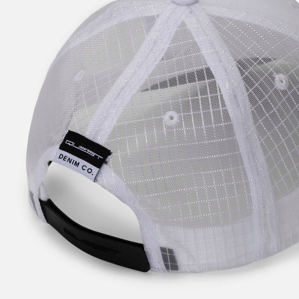 GORRA CAMIONERA COLOR BLANCO OPTICO