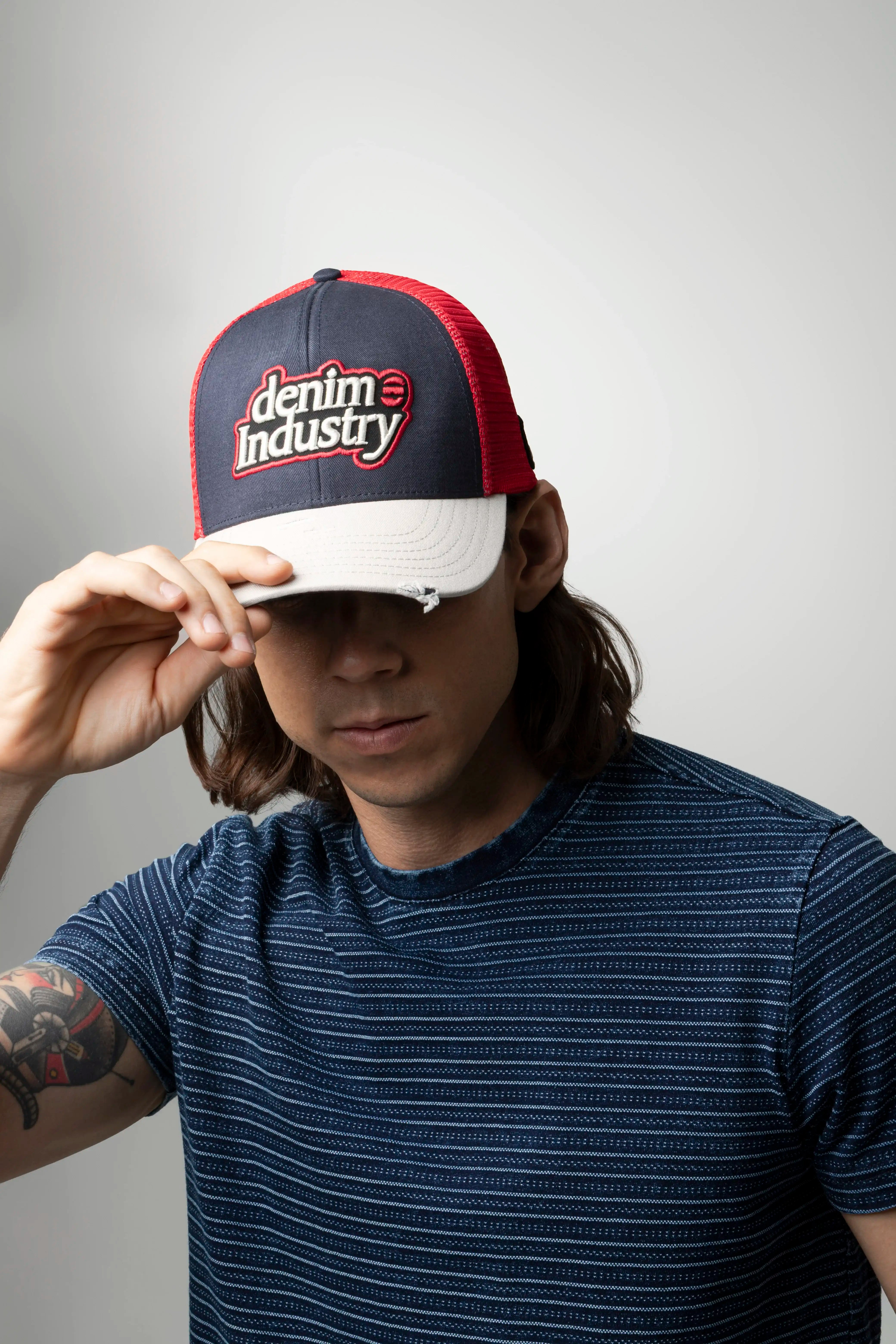 GORRA CAMIONERA COLOR ROJO