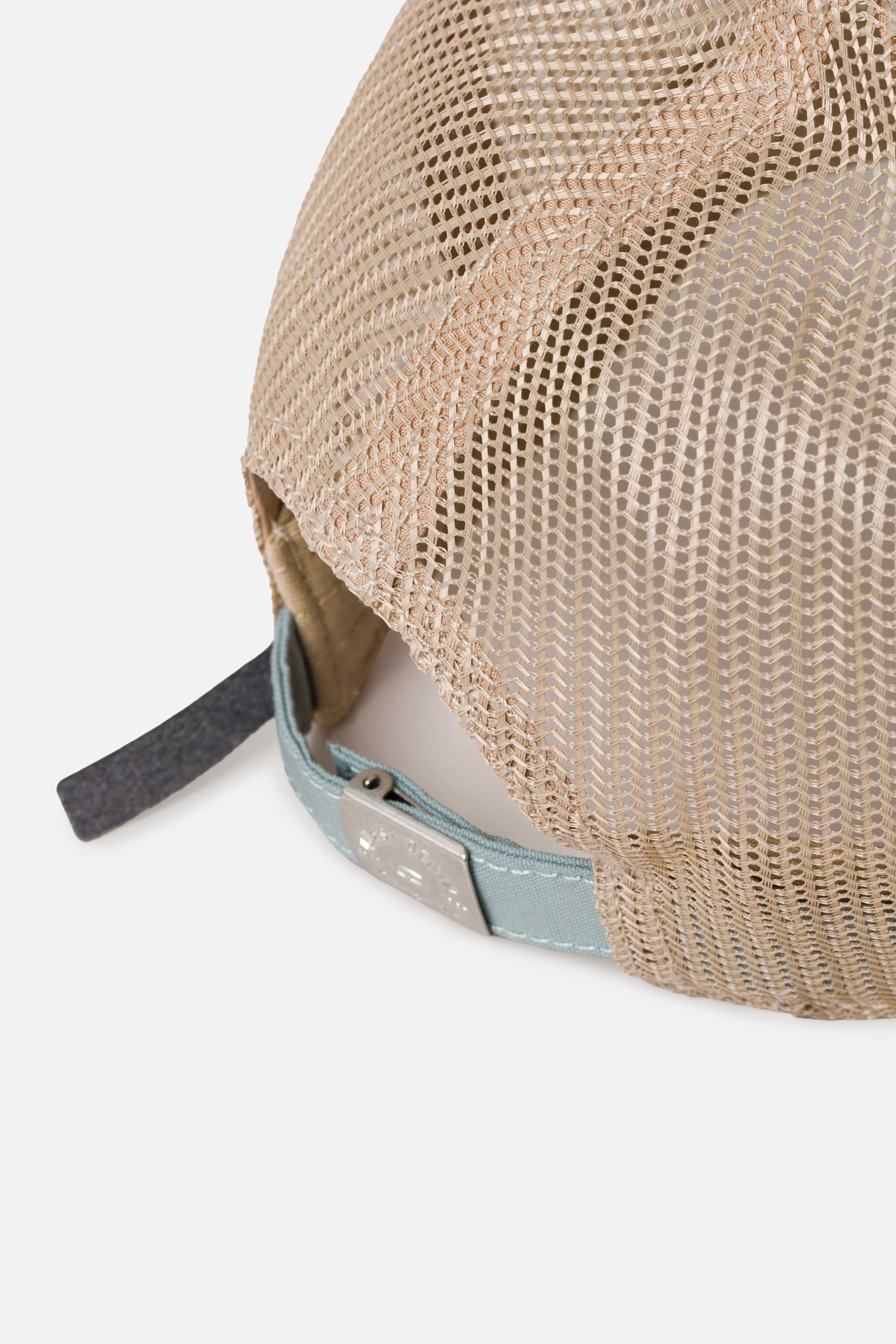 GORRA CAMIONERA COLOR AZUL GLACIAR