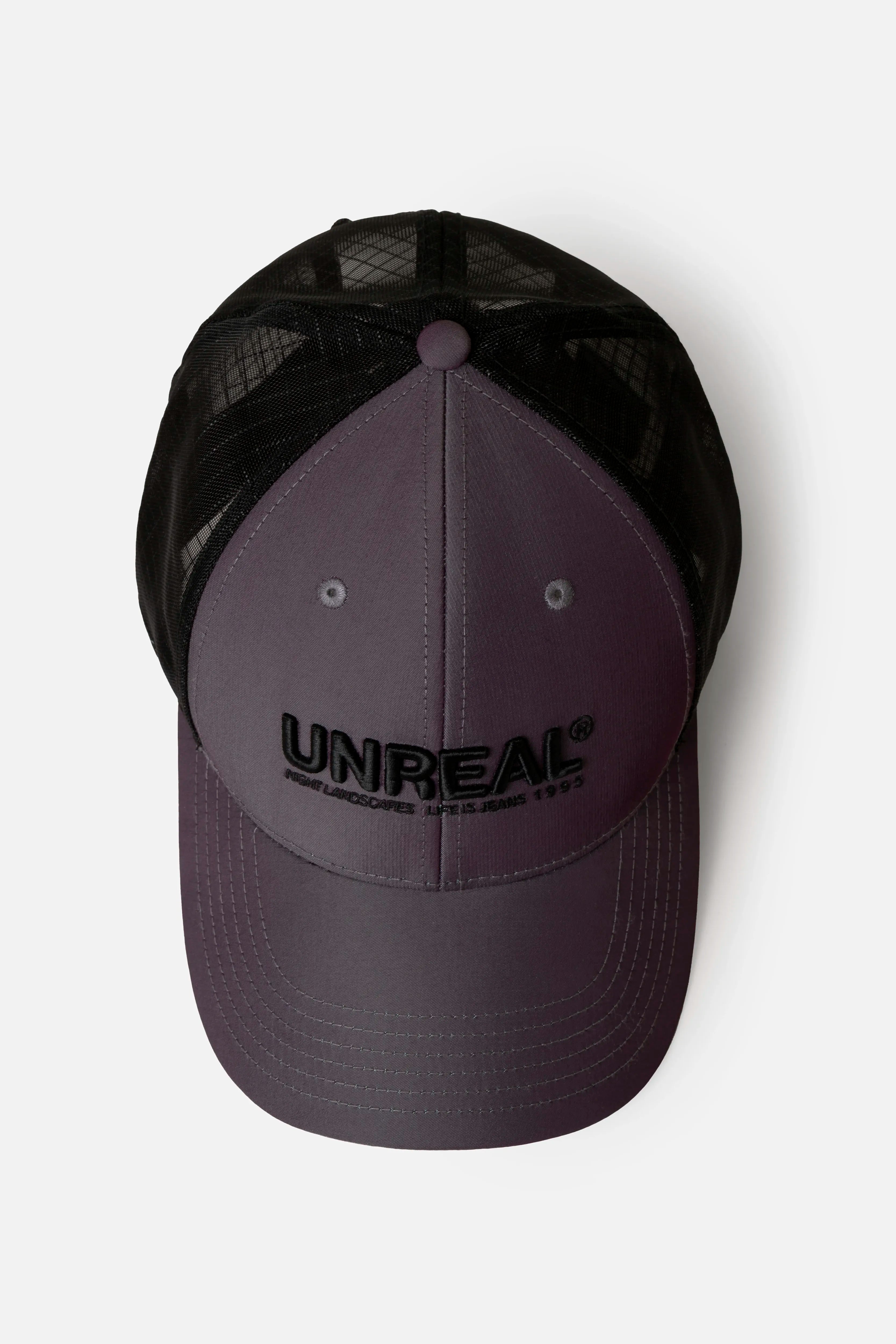 GORRA CAMIONERA COLOR GRIS PURPURA