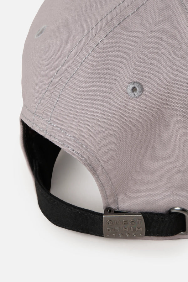 GORRA BEISBOLERA COLOR PLATEADO