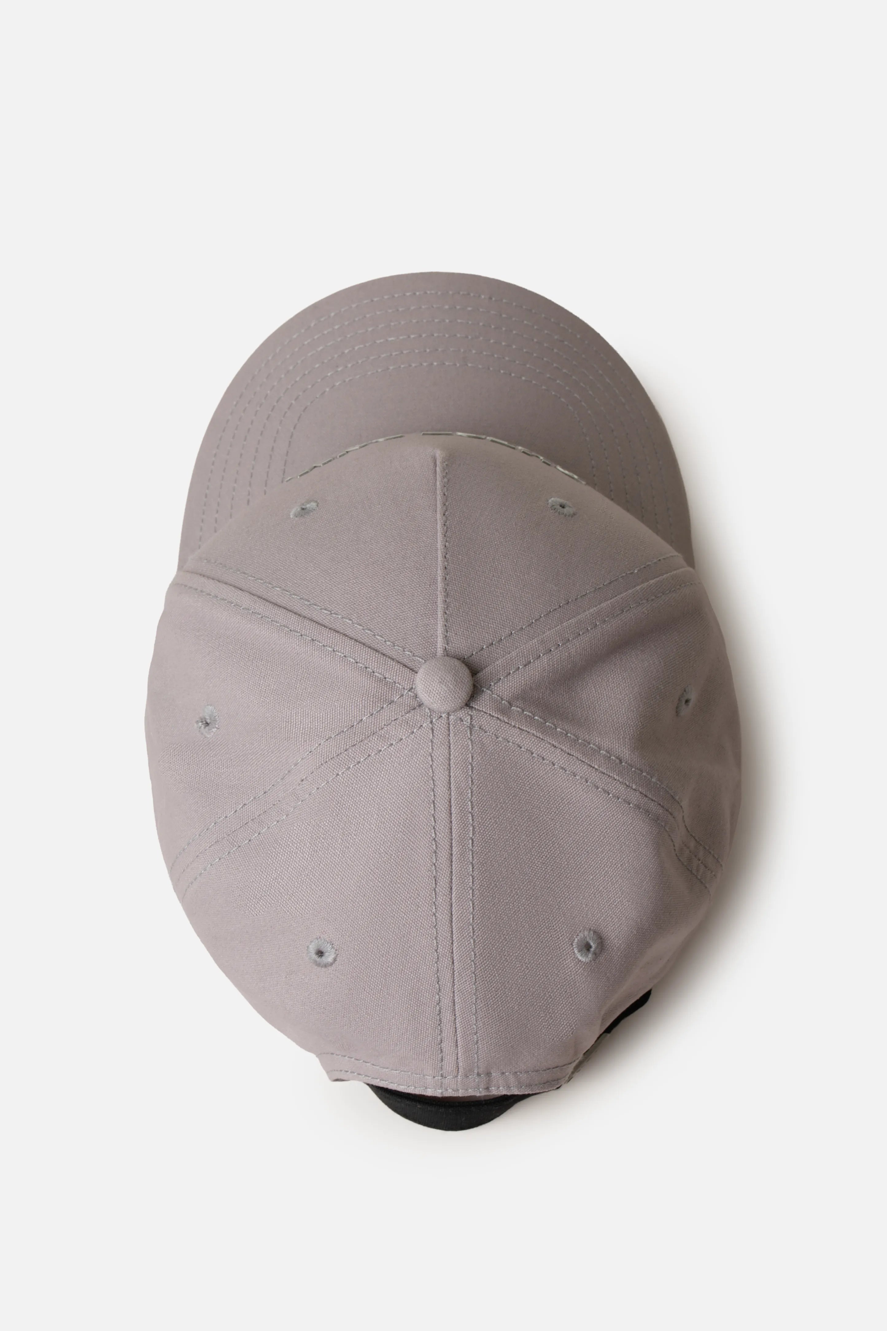 GORRA BEISBOLERA COLOR PLATEADO