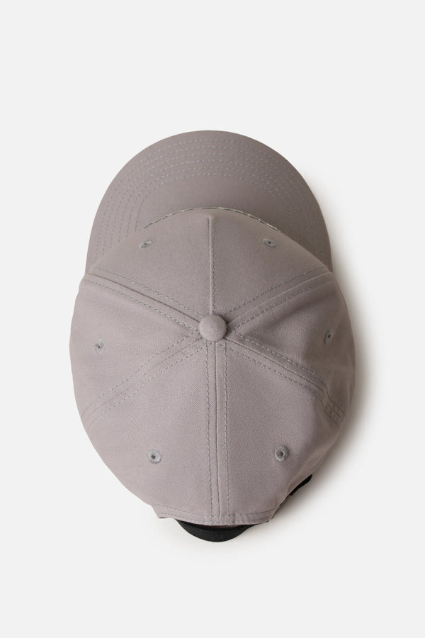 GORRA BEISBOLERA COLOR PLATEADO