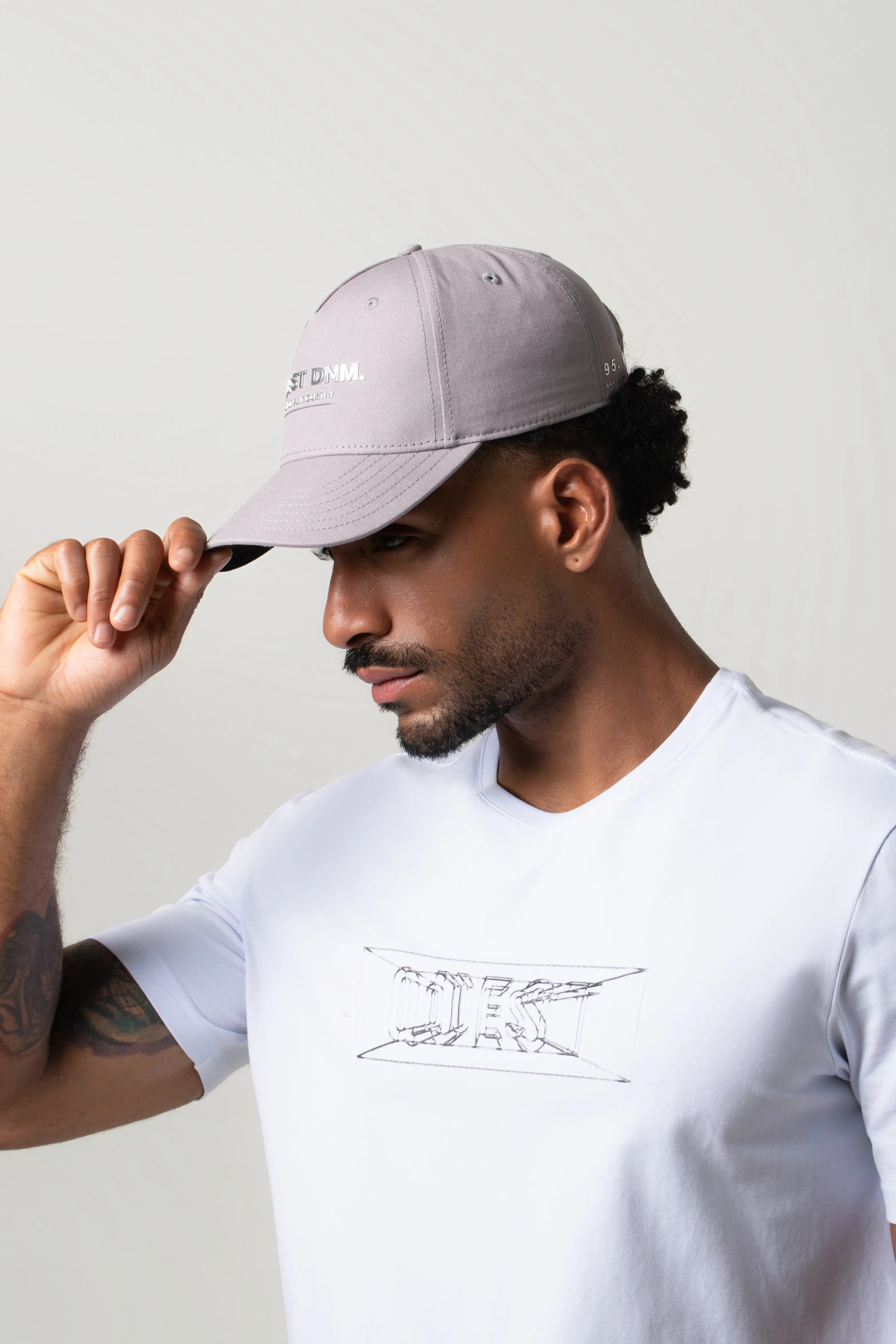 GORRA BEISBOLERA COLOR PLATEADO