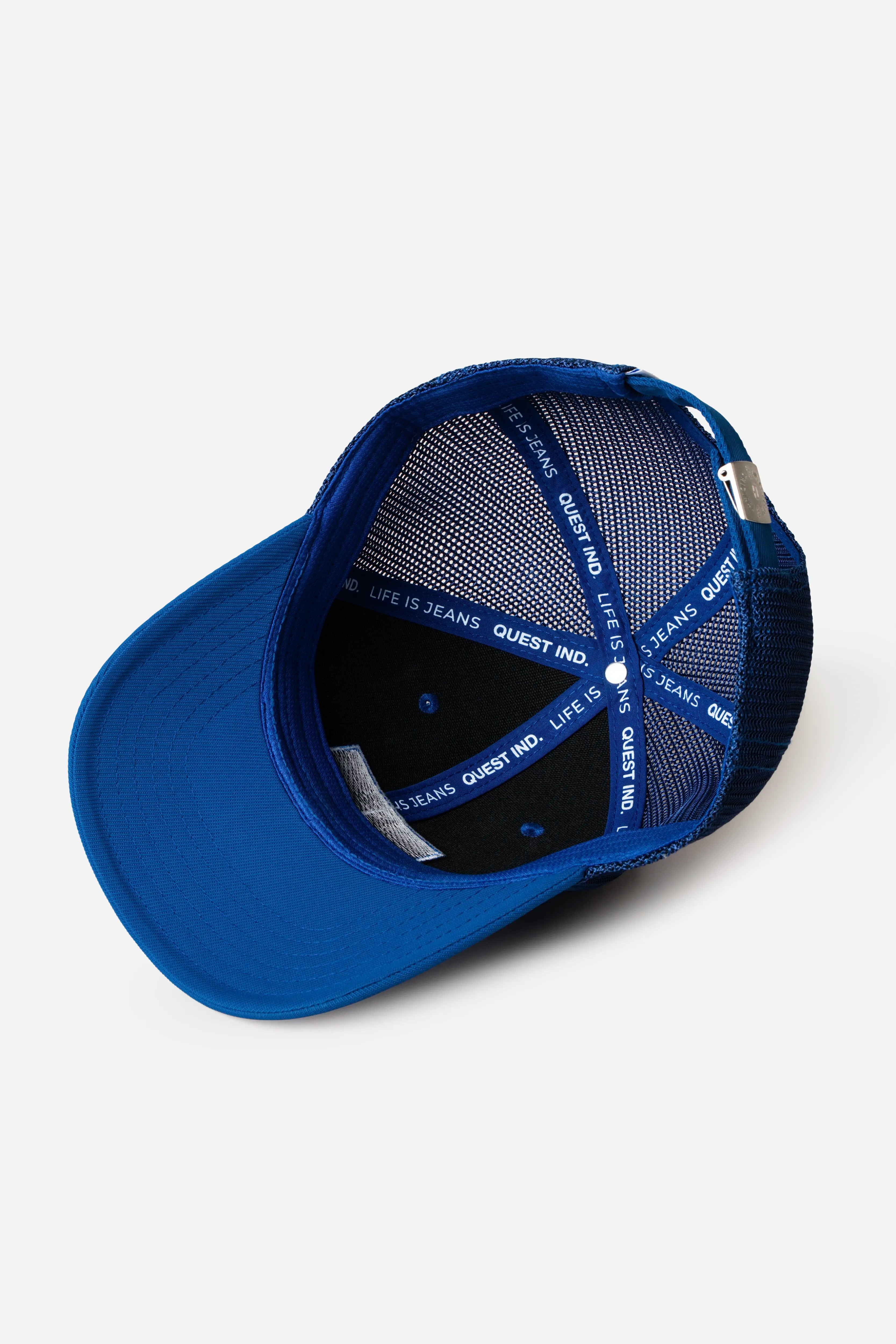 GORRA CAMIONERA COLOR AZUL REY – Quest Colombia
