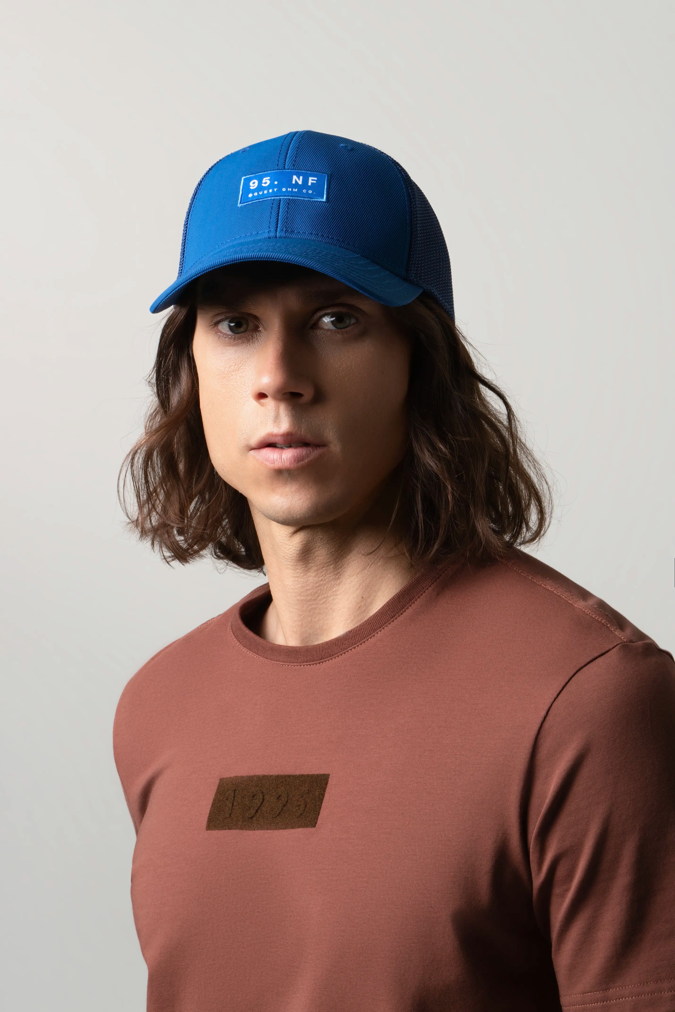 GORRA CAMIONERA COLOR AZUL REY