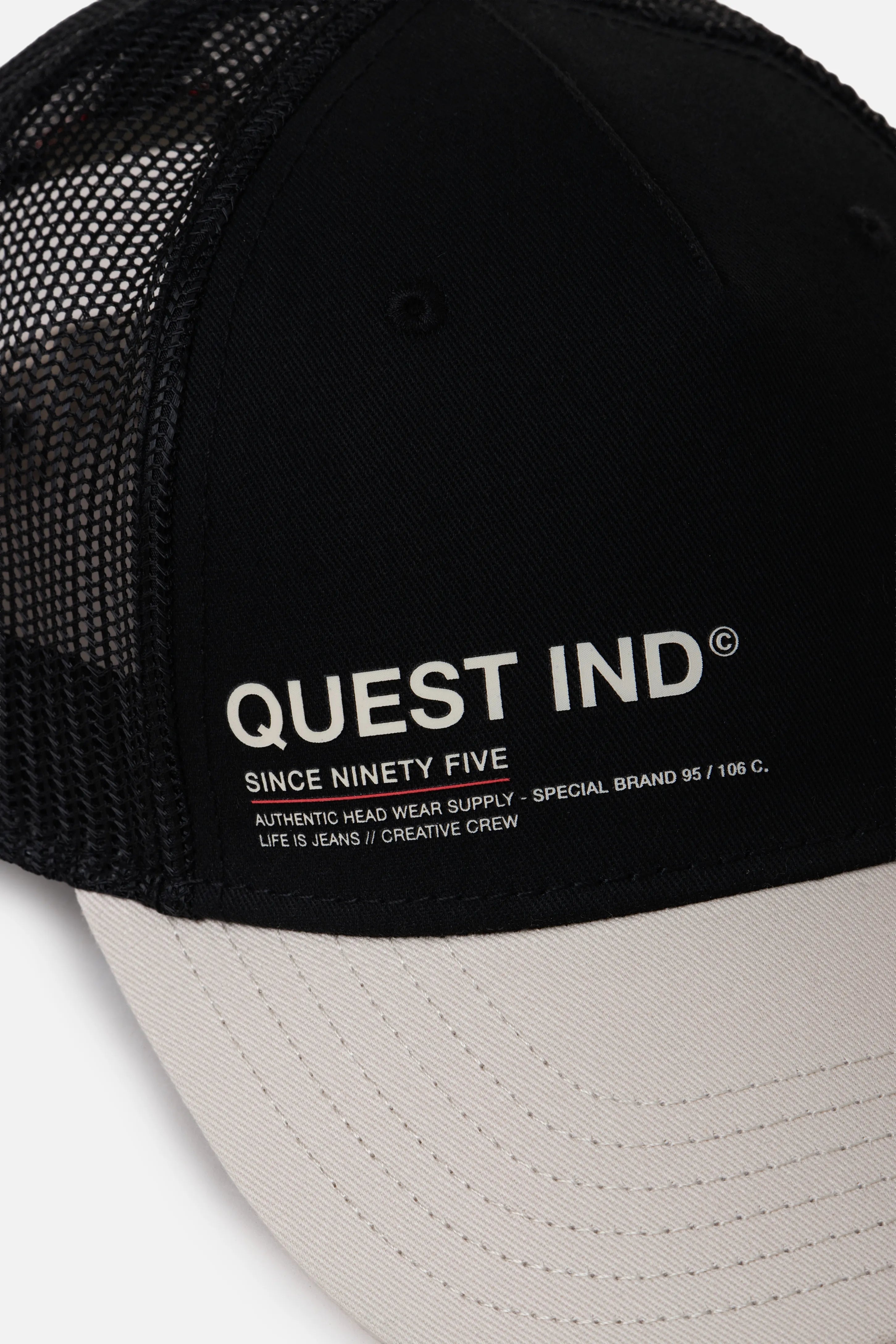 GORRA CAMIONERA COLOR NEGRO