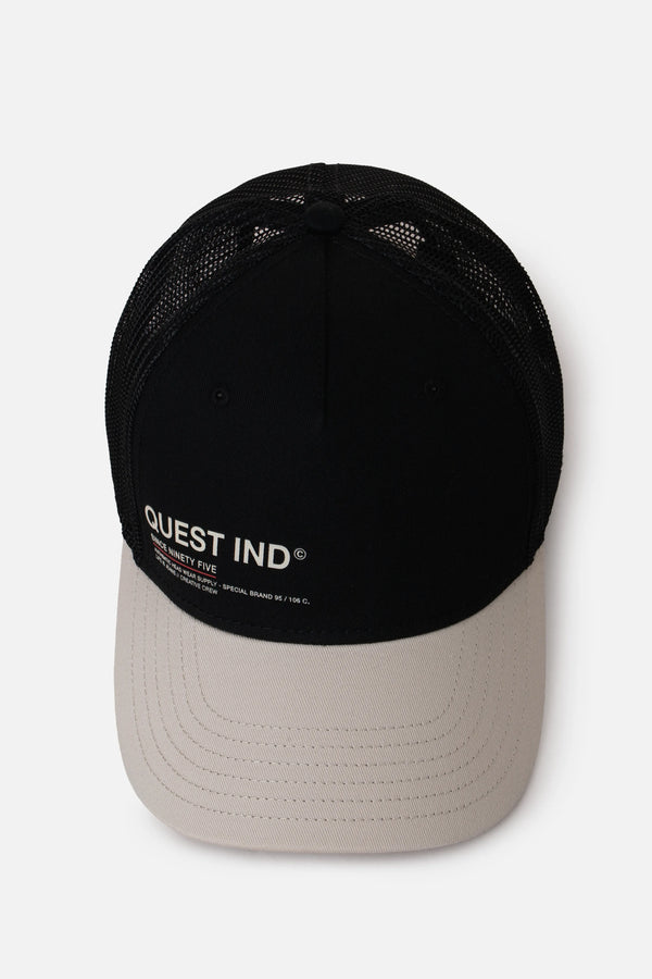 GORRA CAMIONERA COLOR NEGRO