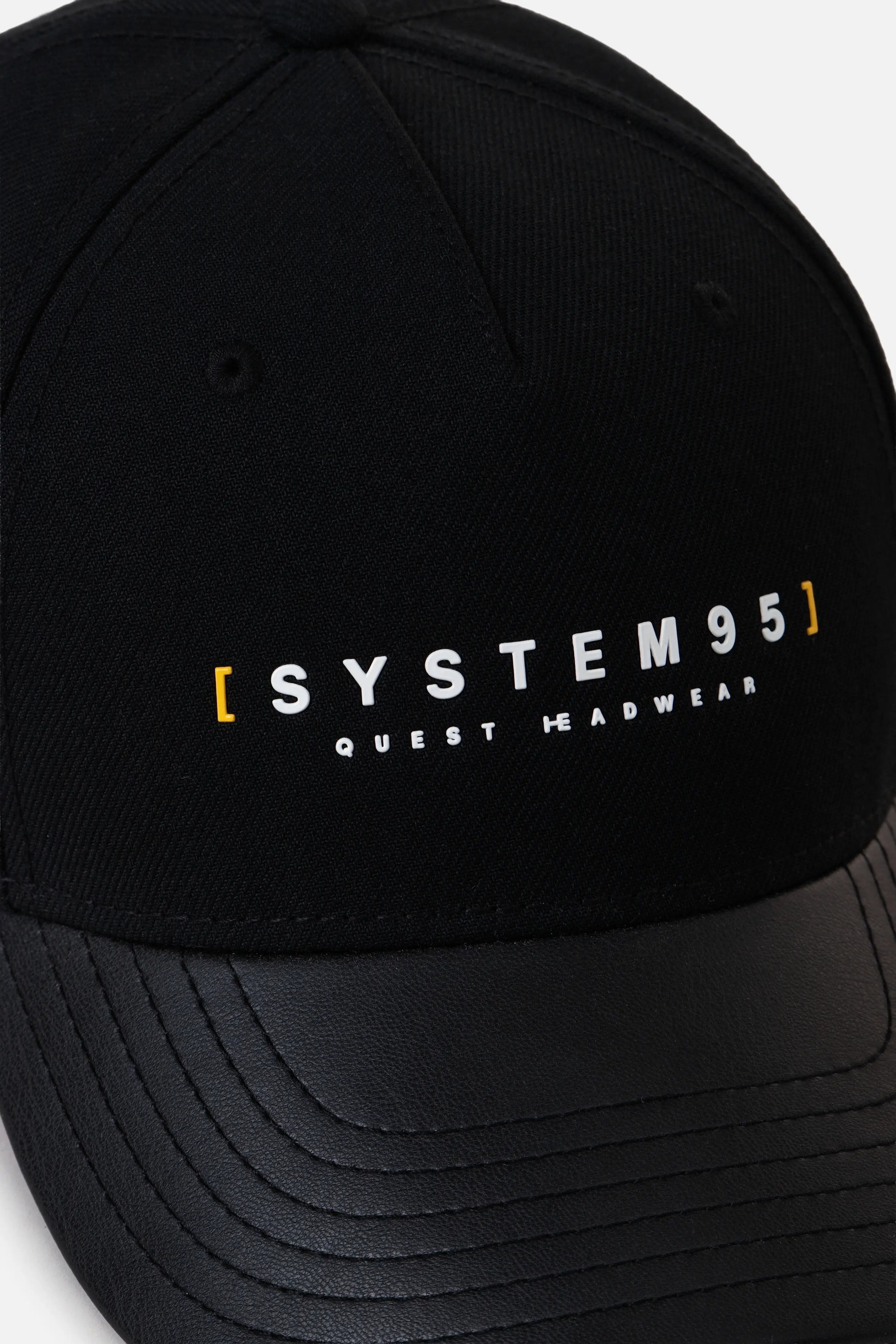 GORRA BEISBOLERA COLOR NEGRO