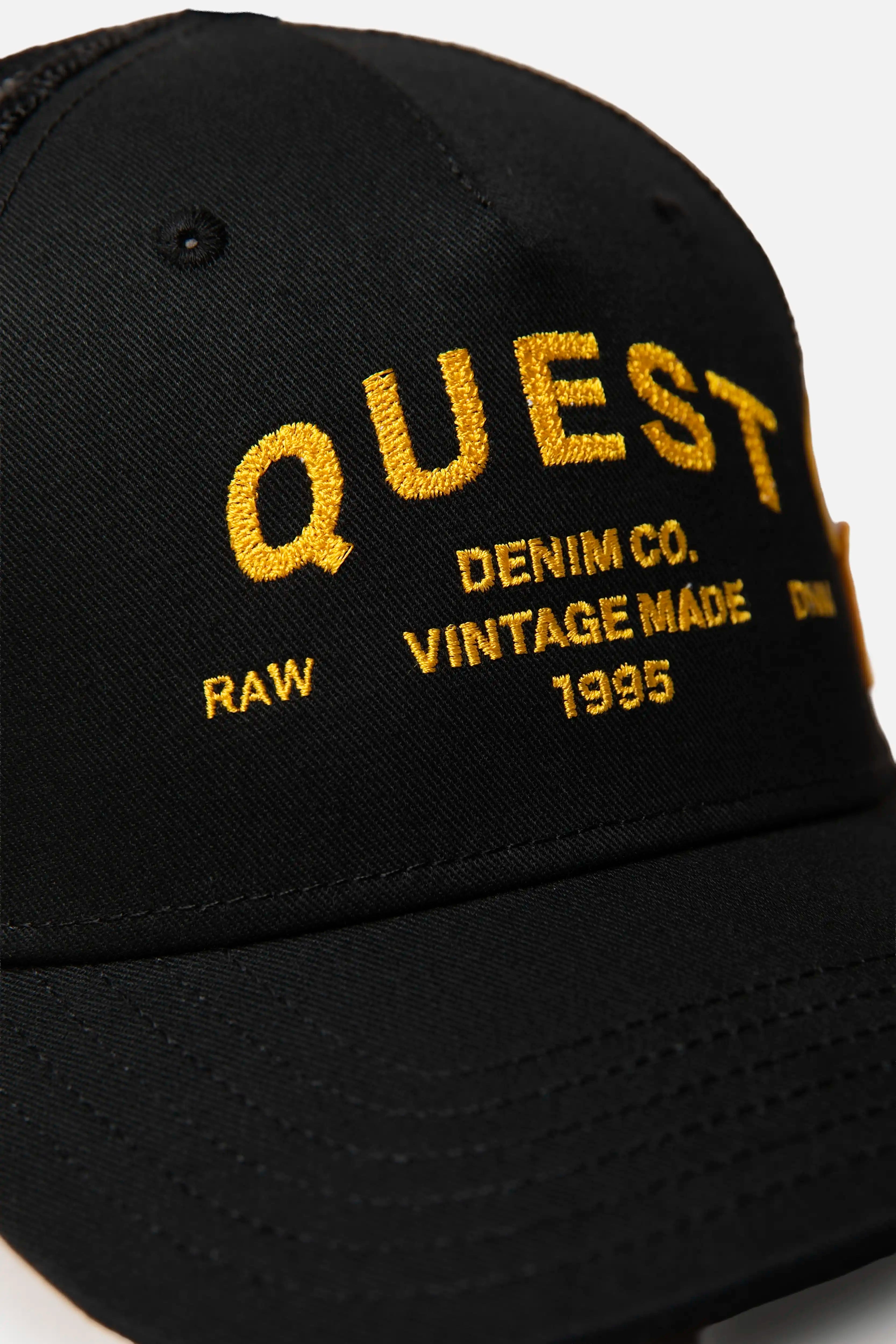 GORRA CAMIONERA COLOR NEGRO