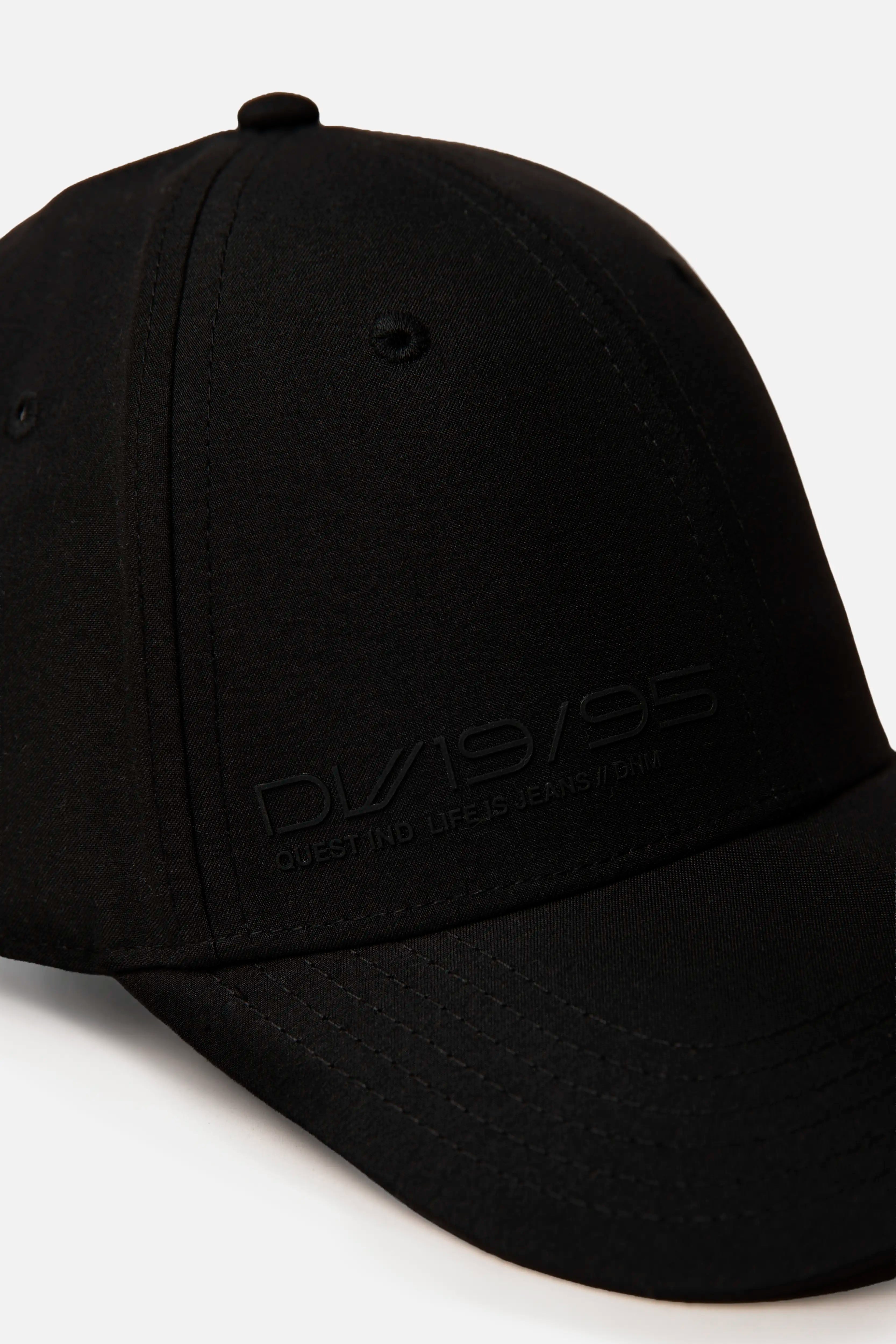 GORRA BEISBOLERA COLOR NEGRO