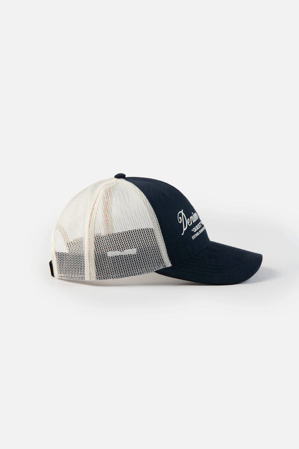 GORRA CAMIONERA COLOR AZUL OSCURO
