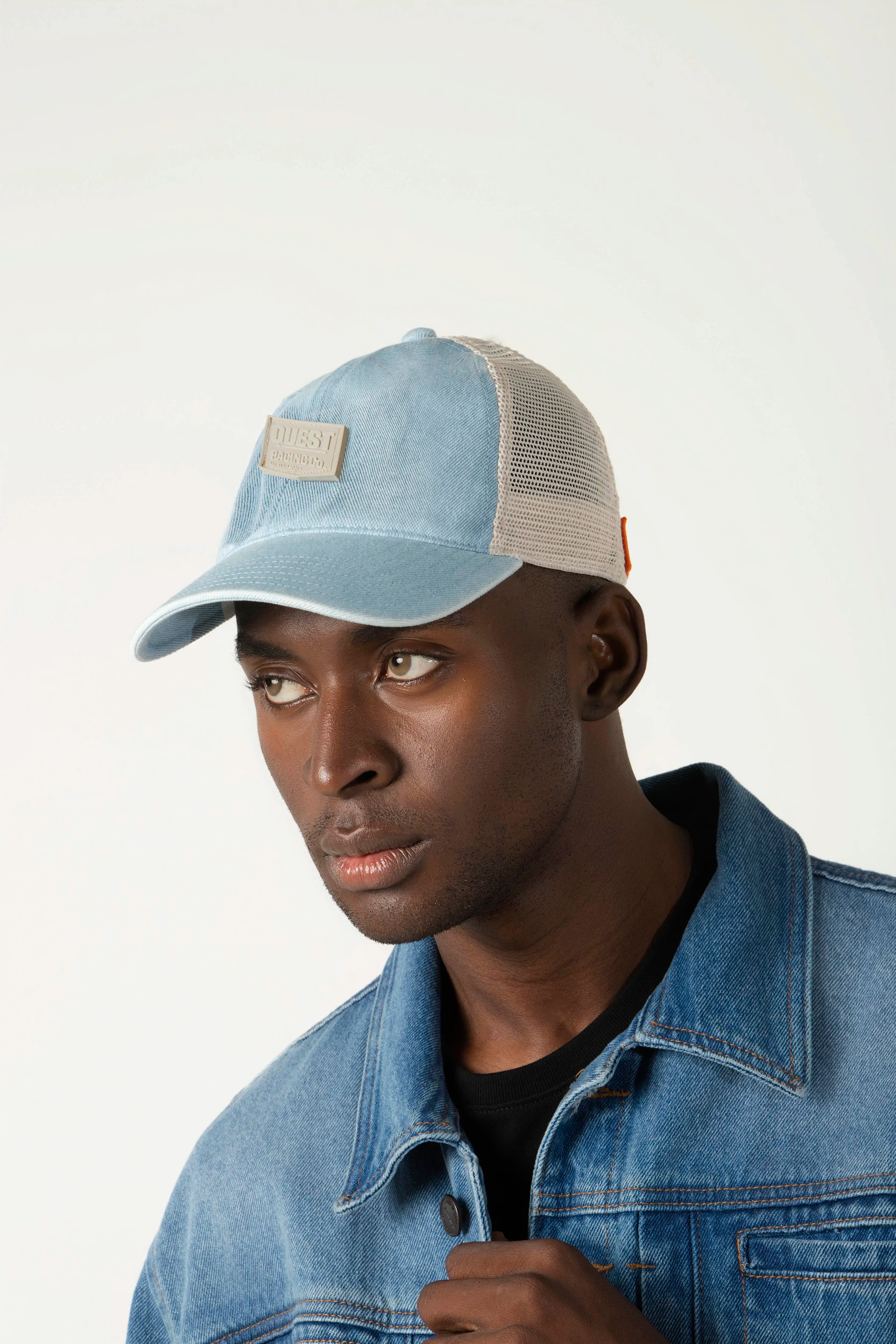 GORRA CAMIONERA COLOR AZUL MEDIO