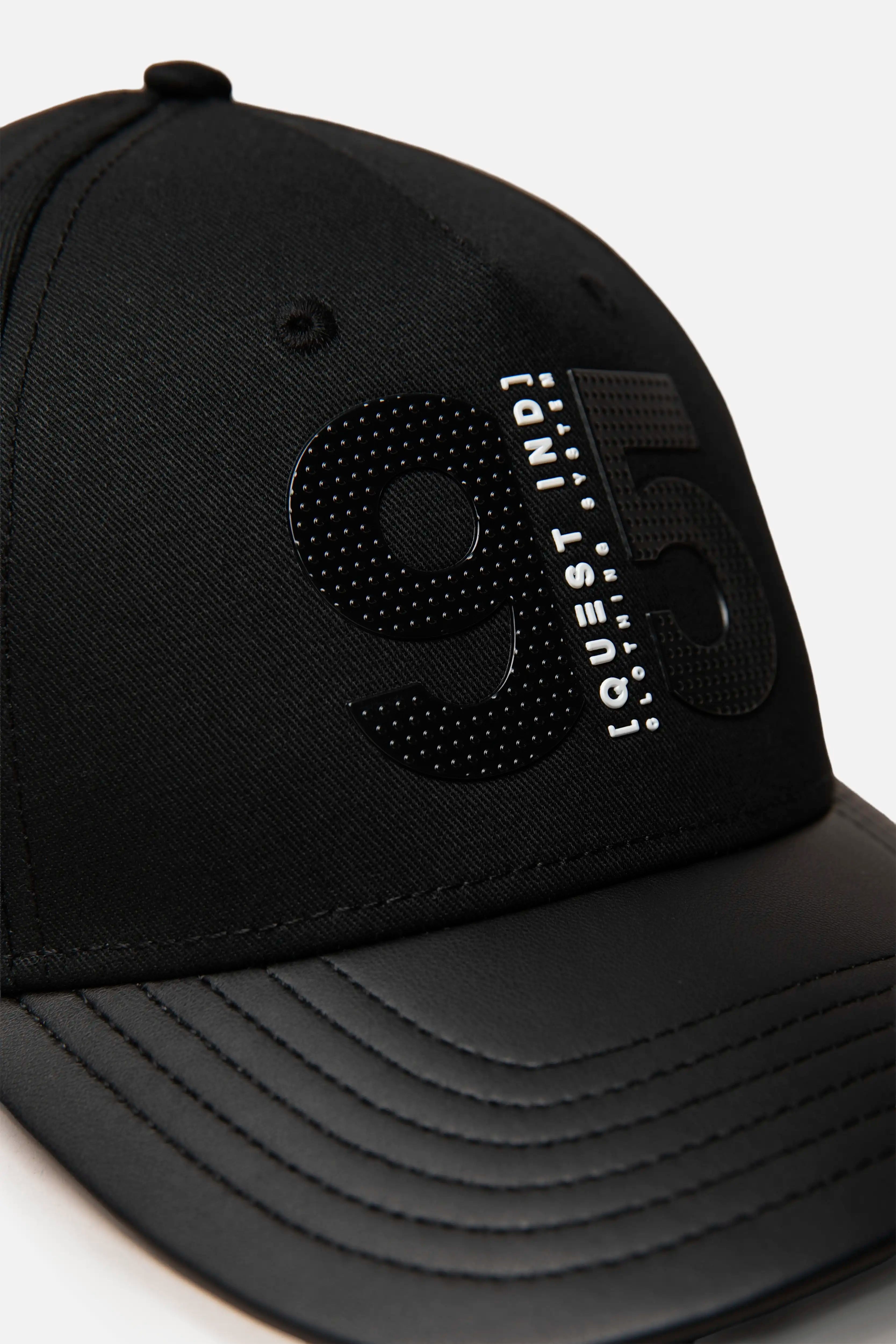 GORRA BEISBOLERA COLOR NEGRO