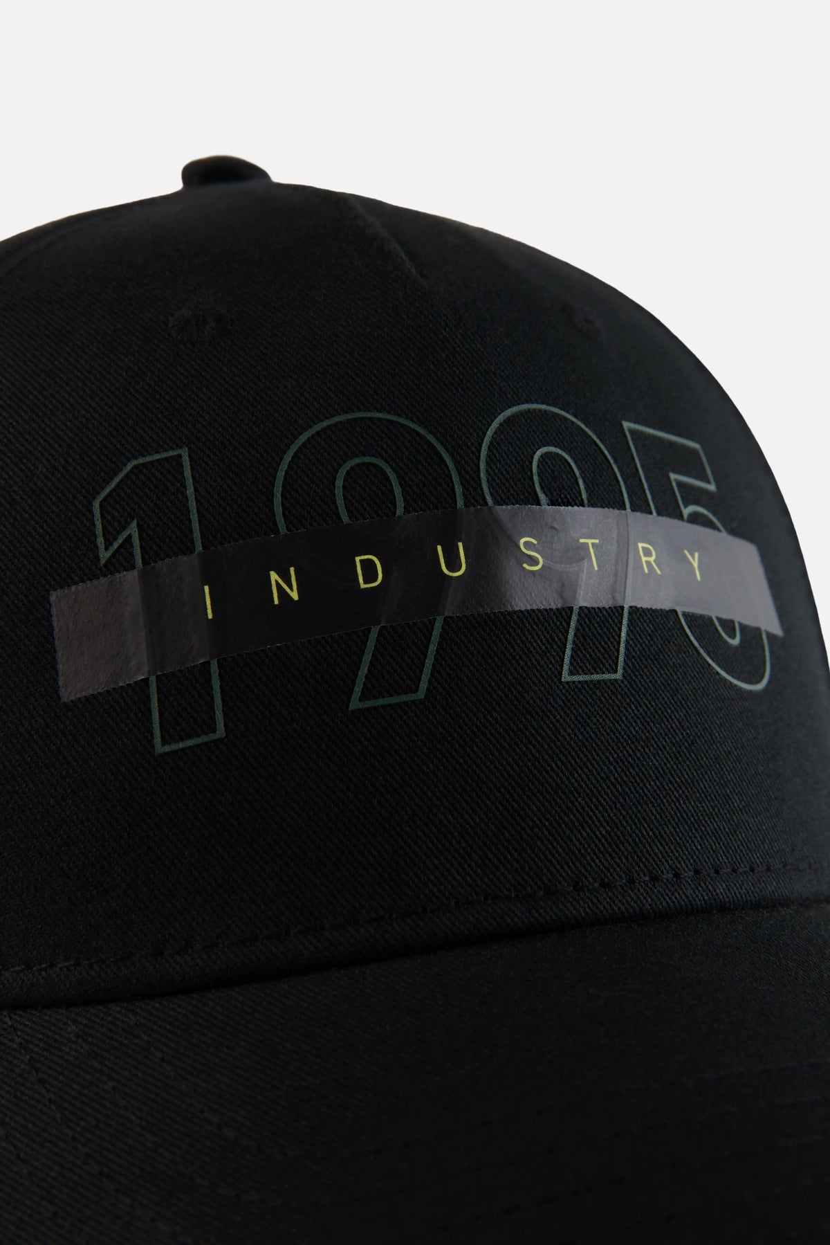 GORRA BEISBOLERA COLOR NEGRO