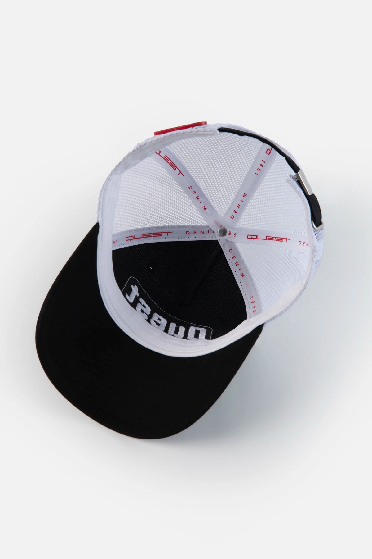 GORRA CAMIONERA COLOR NEGRO