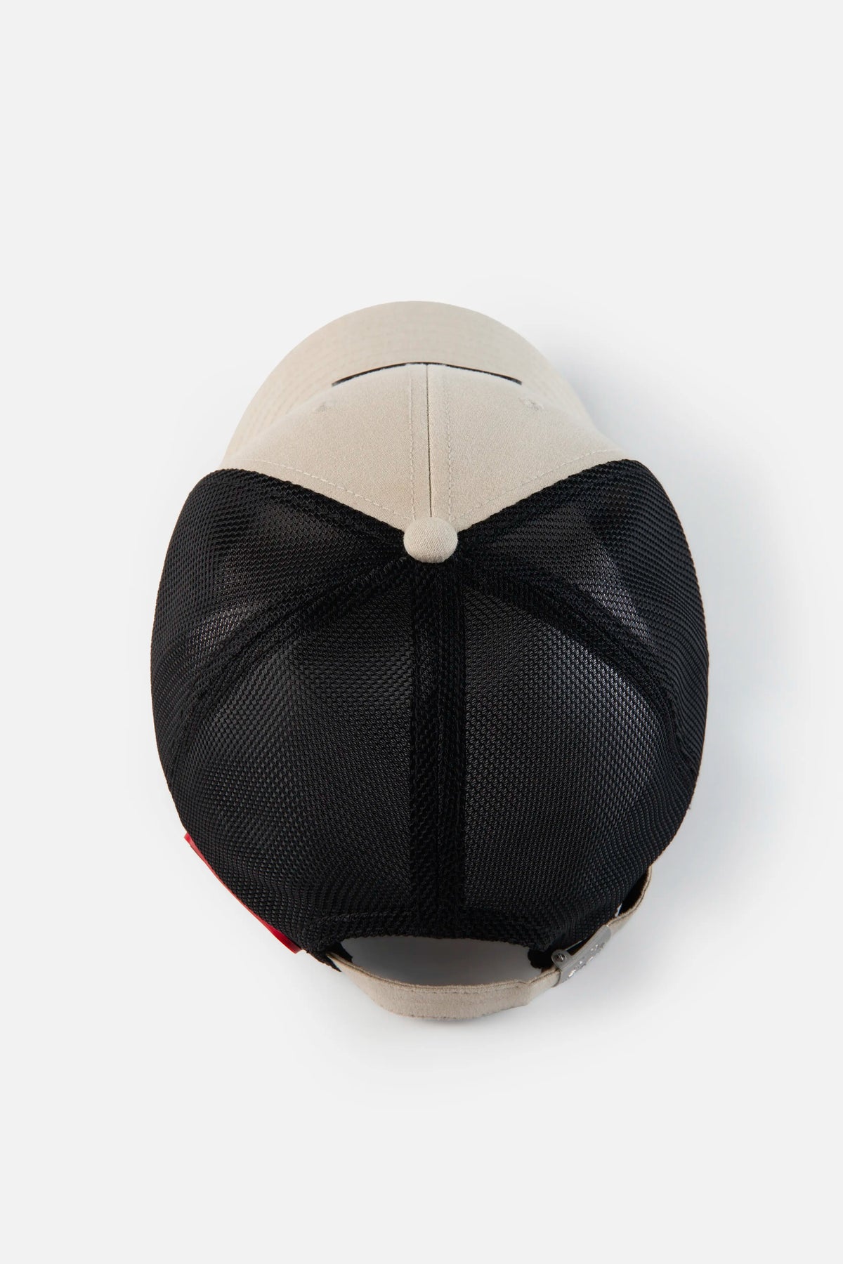 GORRA CAMIONERA COLOR WHITECAP GRAY