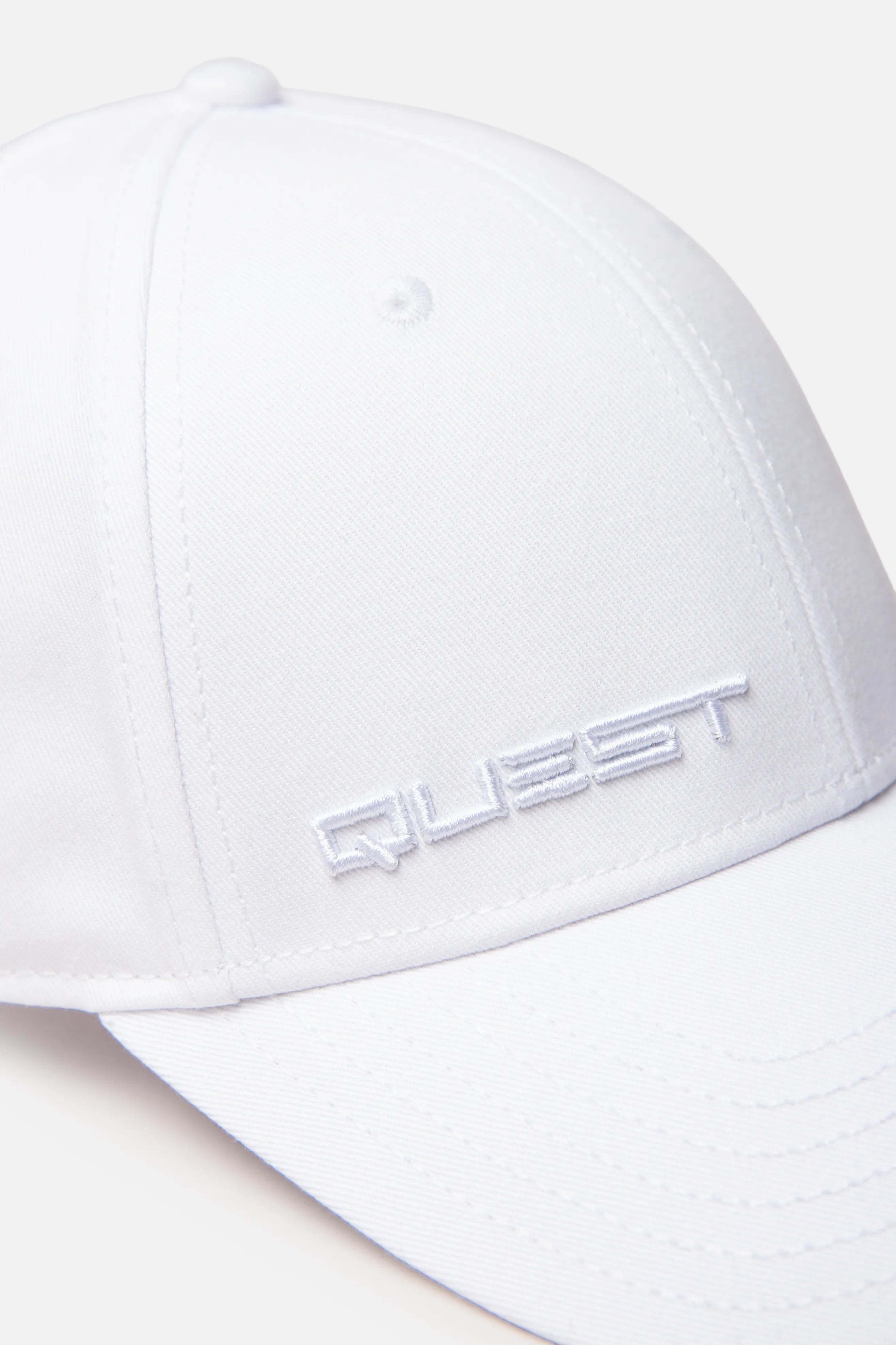 GORRA BEISBOLERA COLOR BLANCO OPTICO