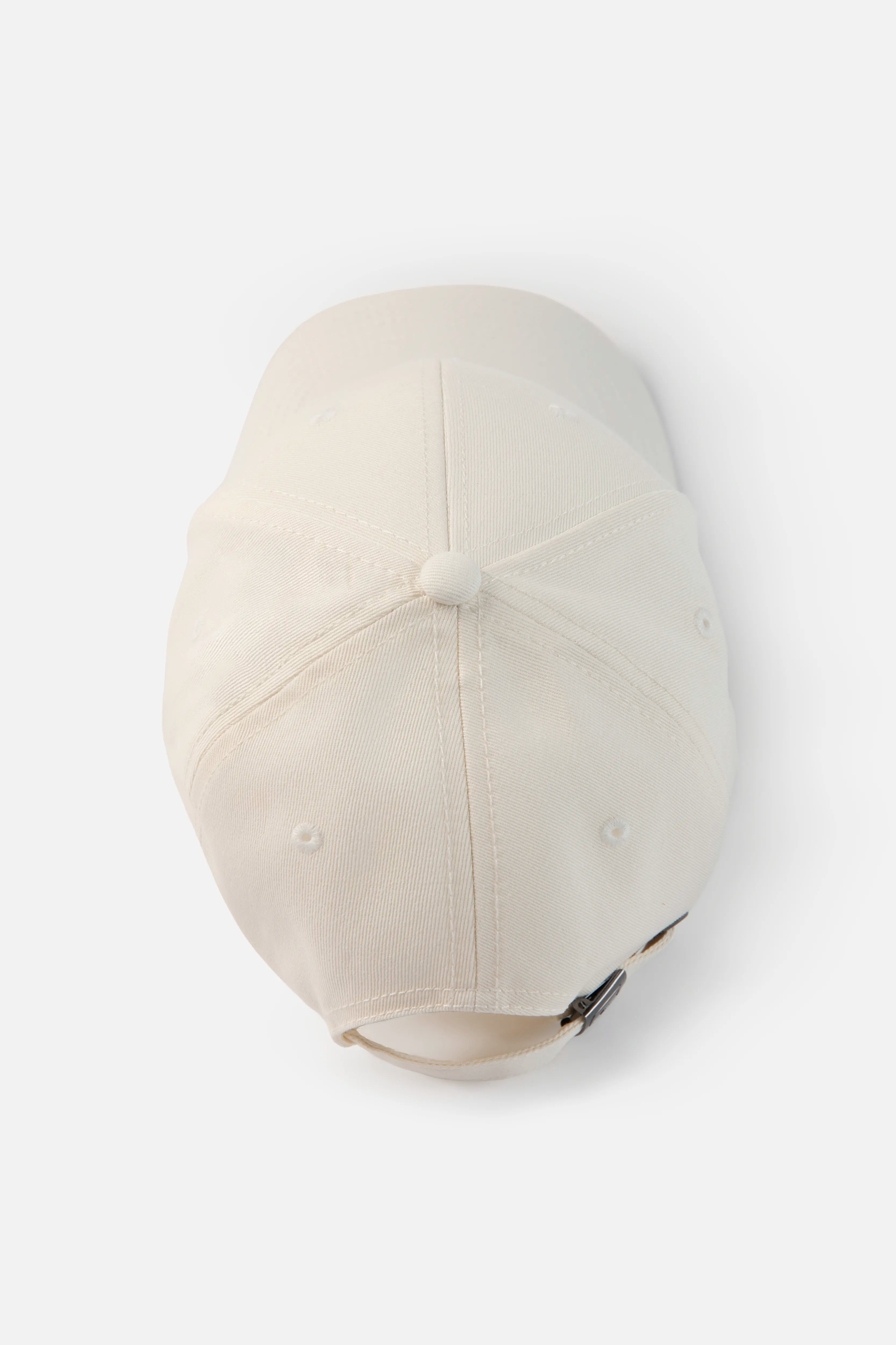 GORRA BEISBOLERA COLOR IVORY