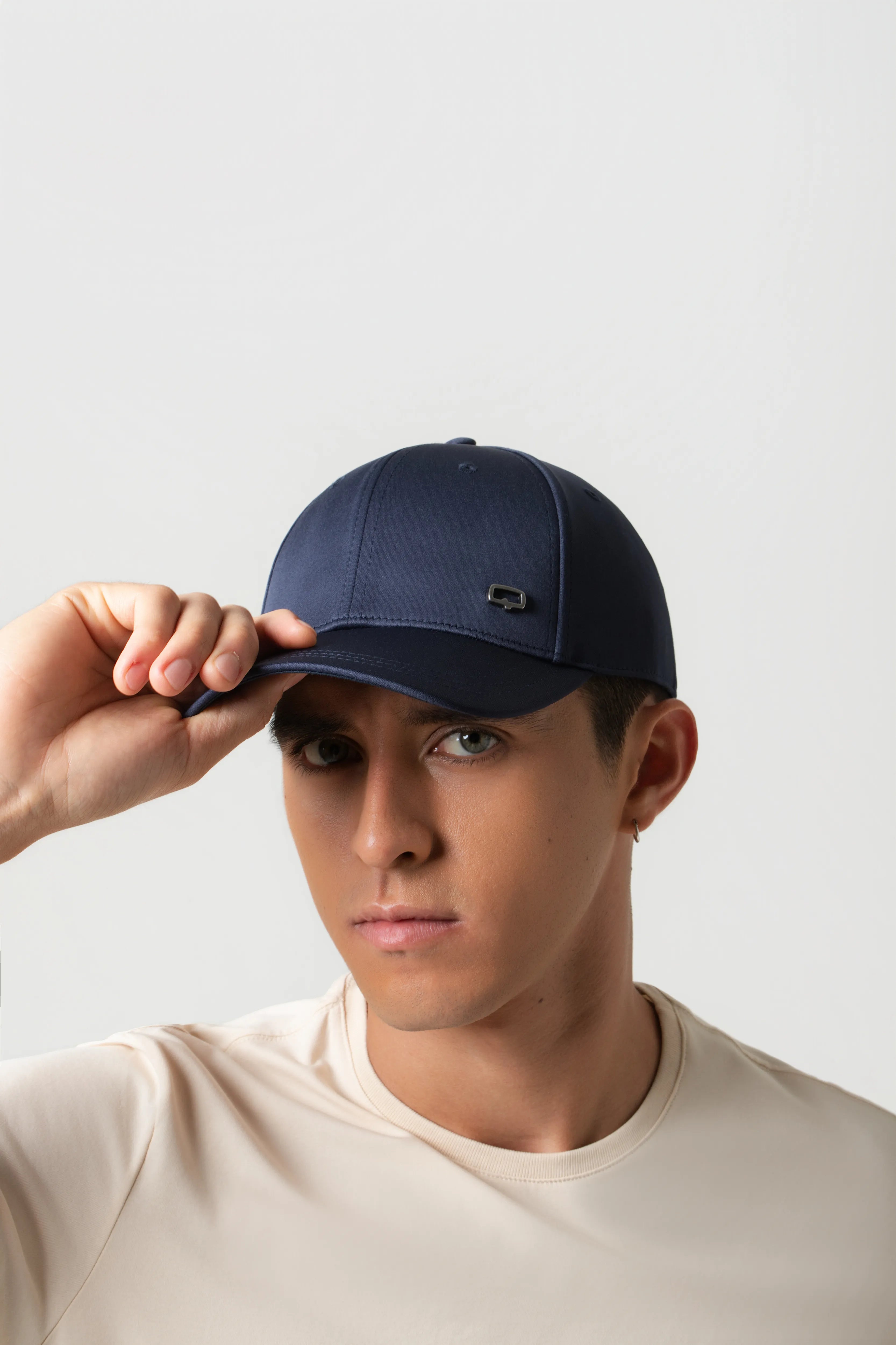 GORRA BEISBOLERA COLOR AZUL OSCURO