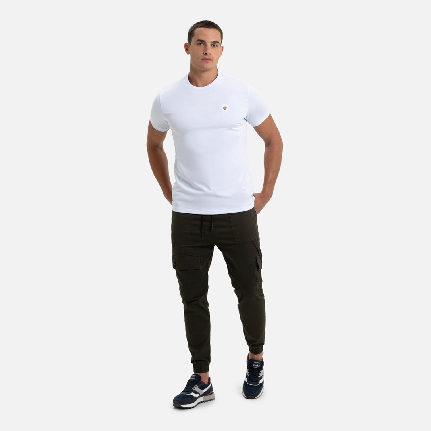 PANTALON CARGO COLOR VERDE MILITAR