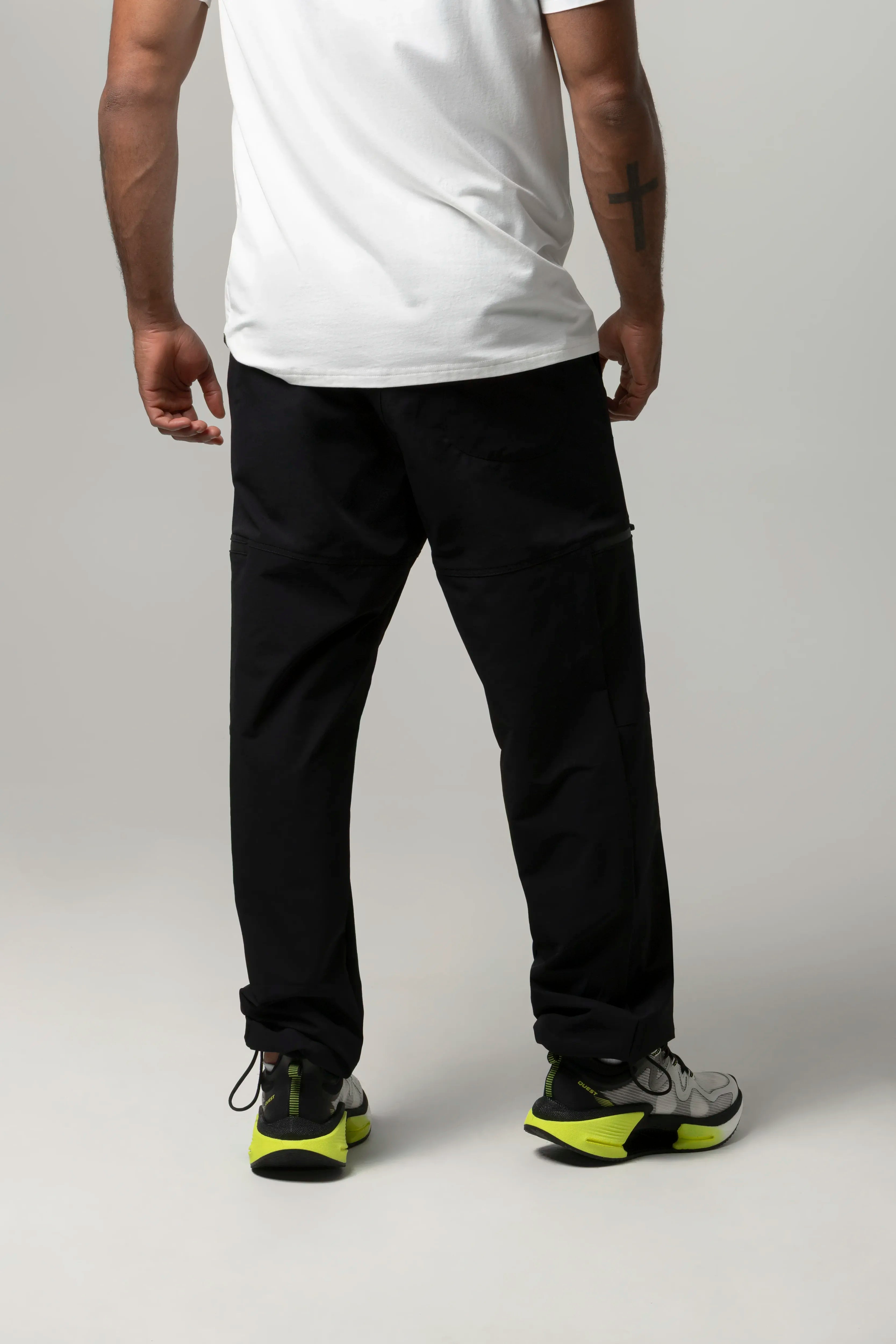 PANTALON SUDADERA COLOR NEGRO