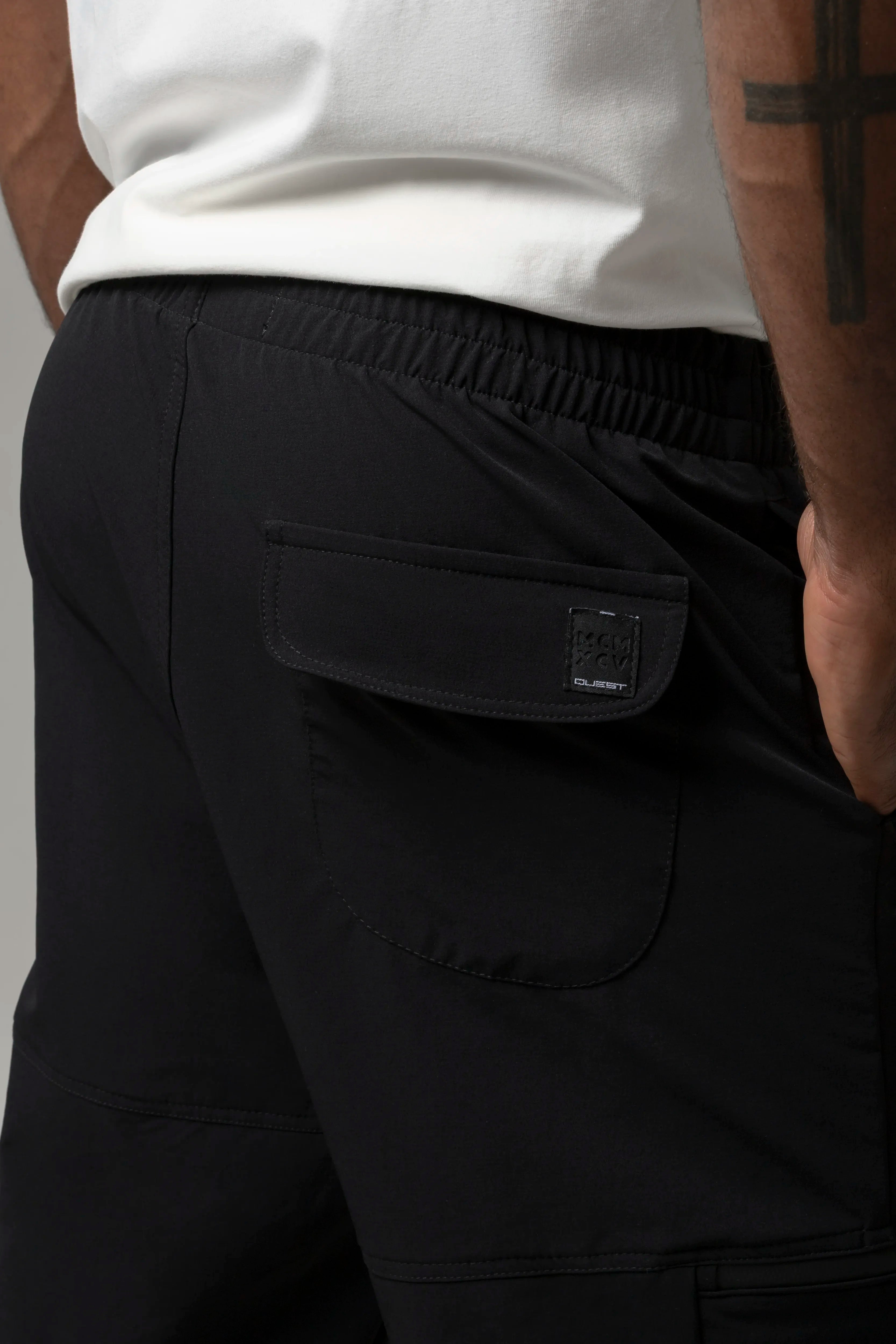 PANTALON SUDADERA COLOR NEGRO