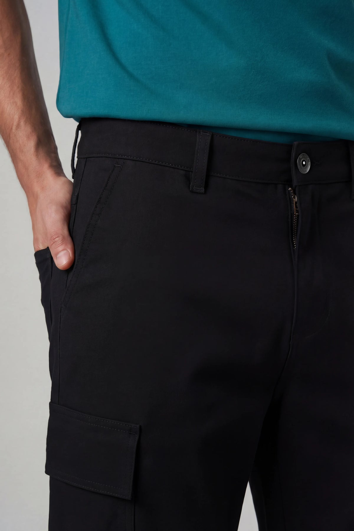 PANTALON CARGO COLOR NEGRO