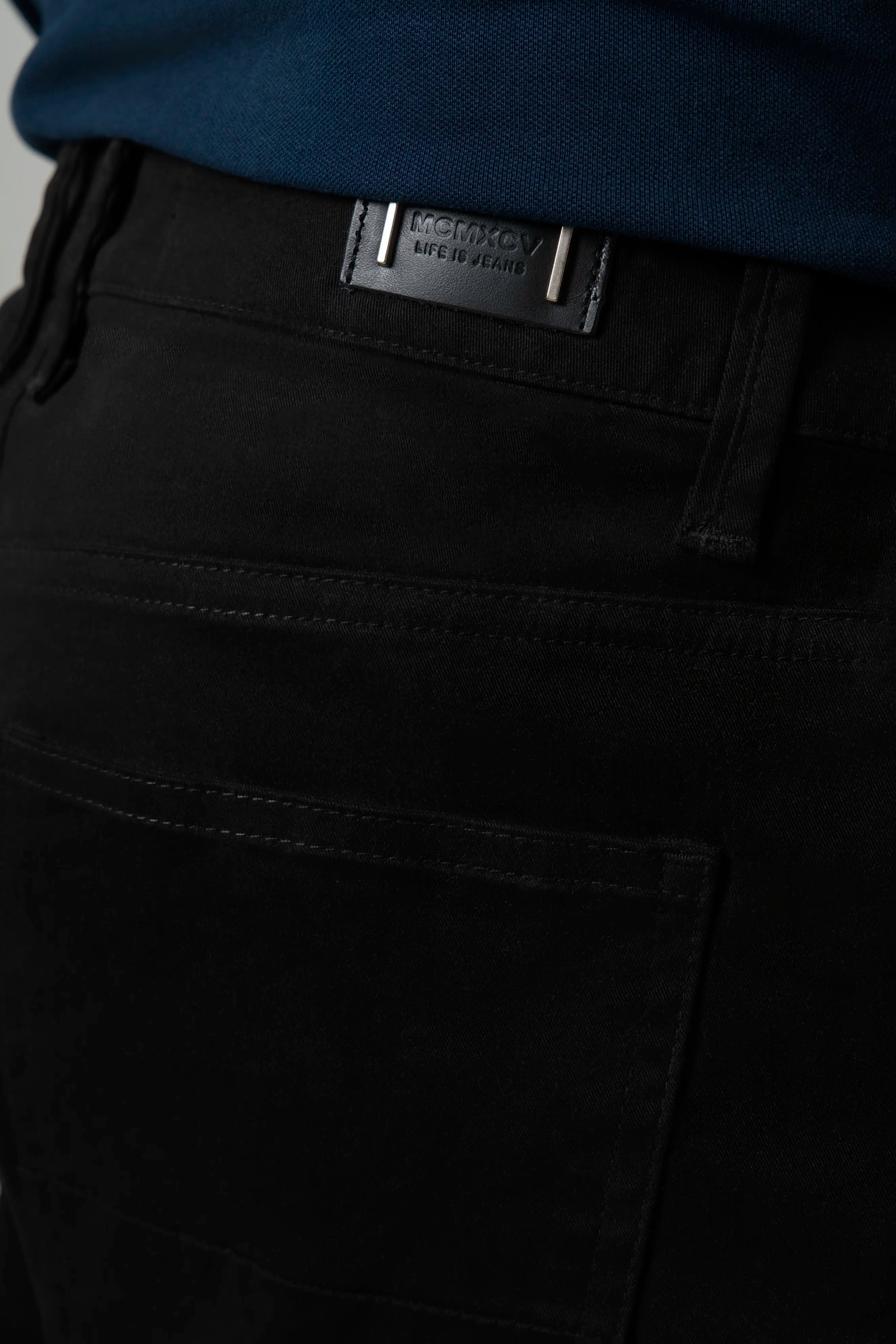 PANTALON 5 BOLSILLOS COLOR NEGRO