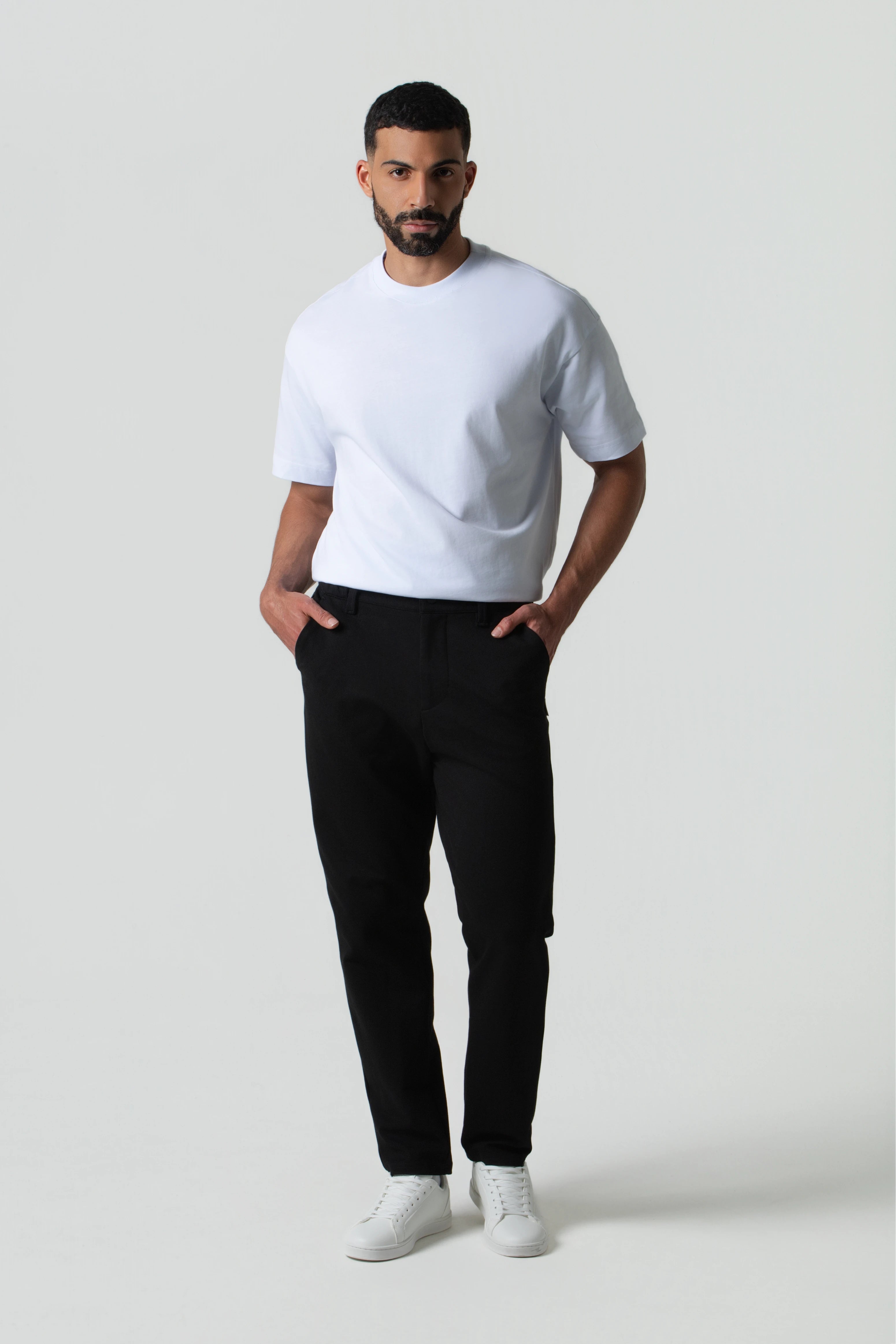 PANTALON TIPO CHINO COLOR NEGRO
