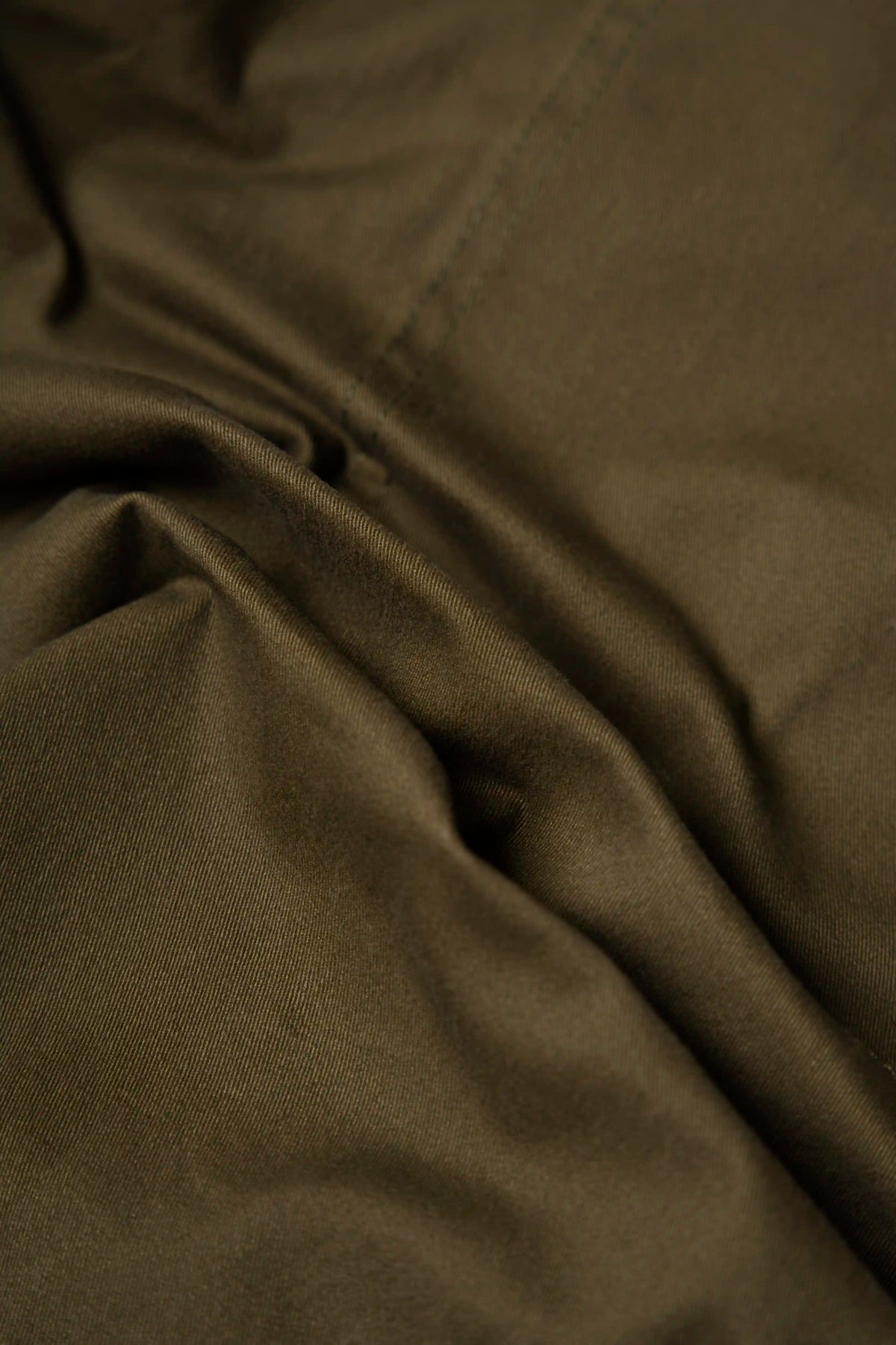 PANTALON CARGO COLOR DARK OLIVA