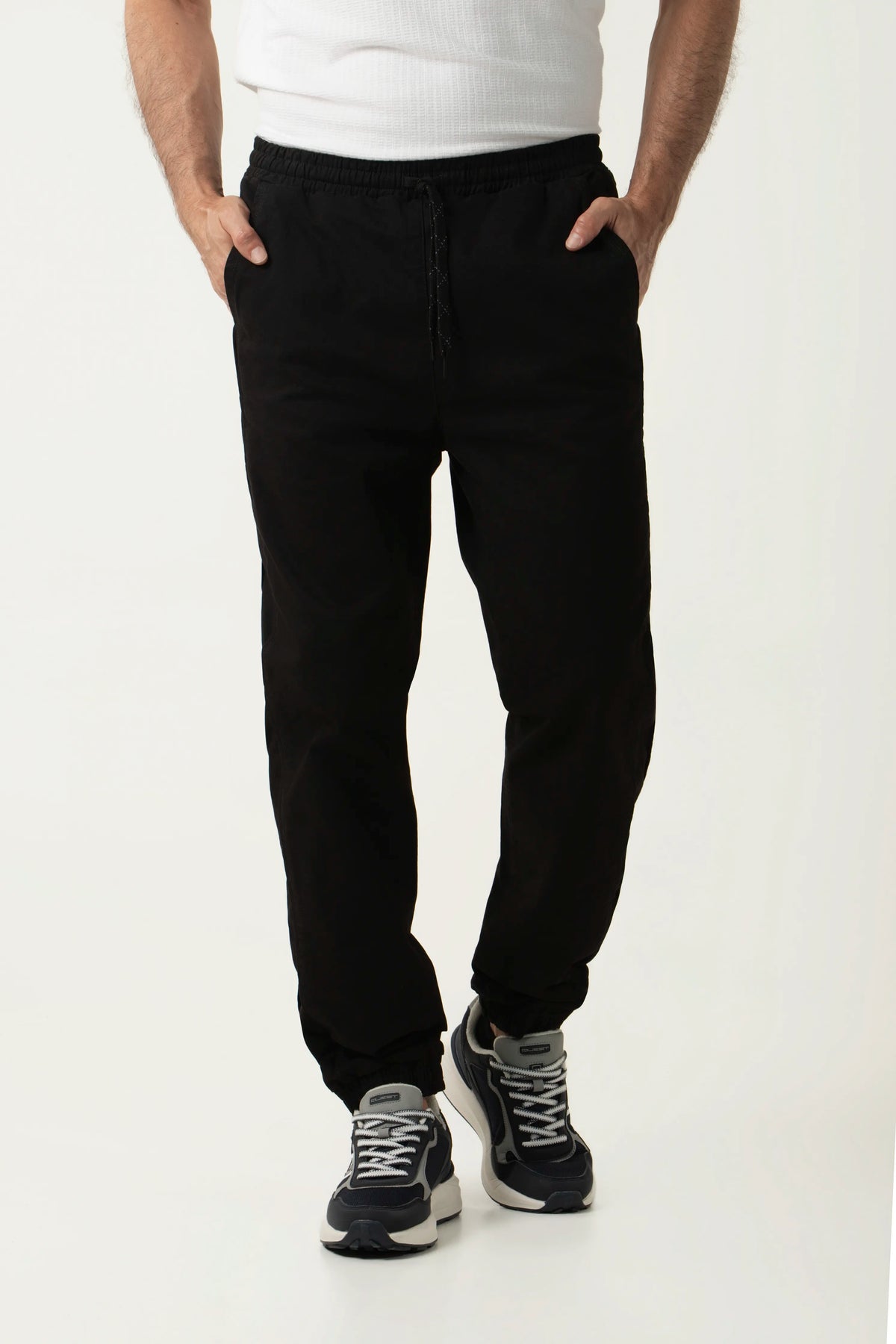PANTALON JOGG COLOR NEGRO