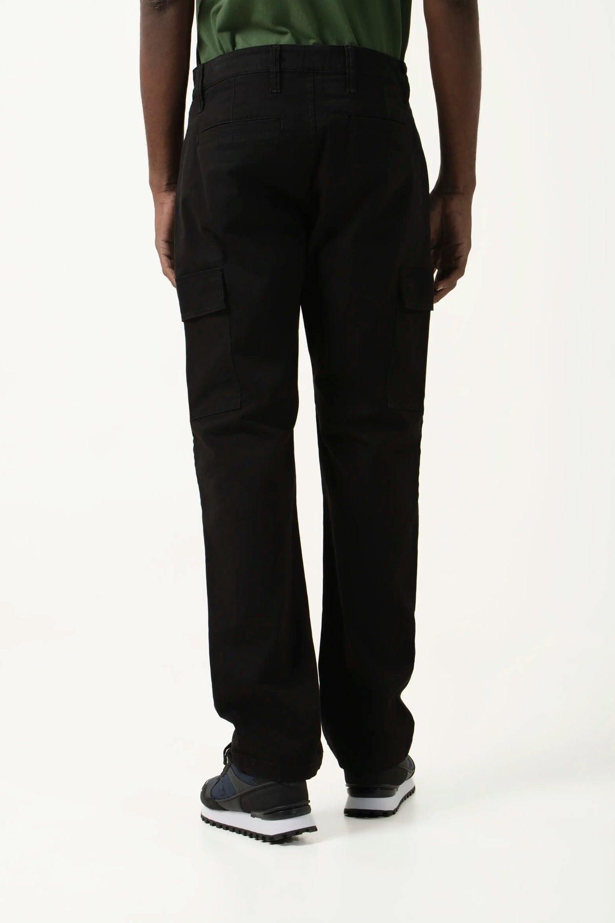 PANTALON CARGO COLOR NEGRO